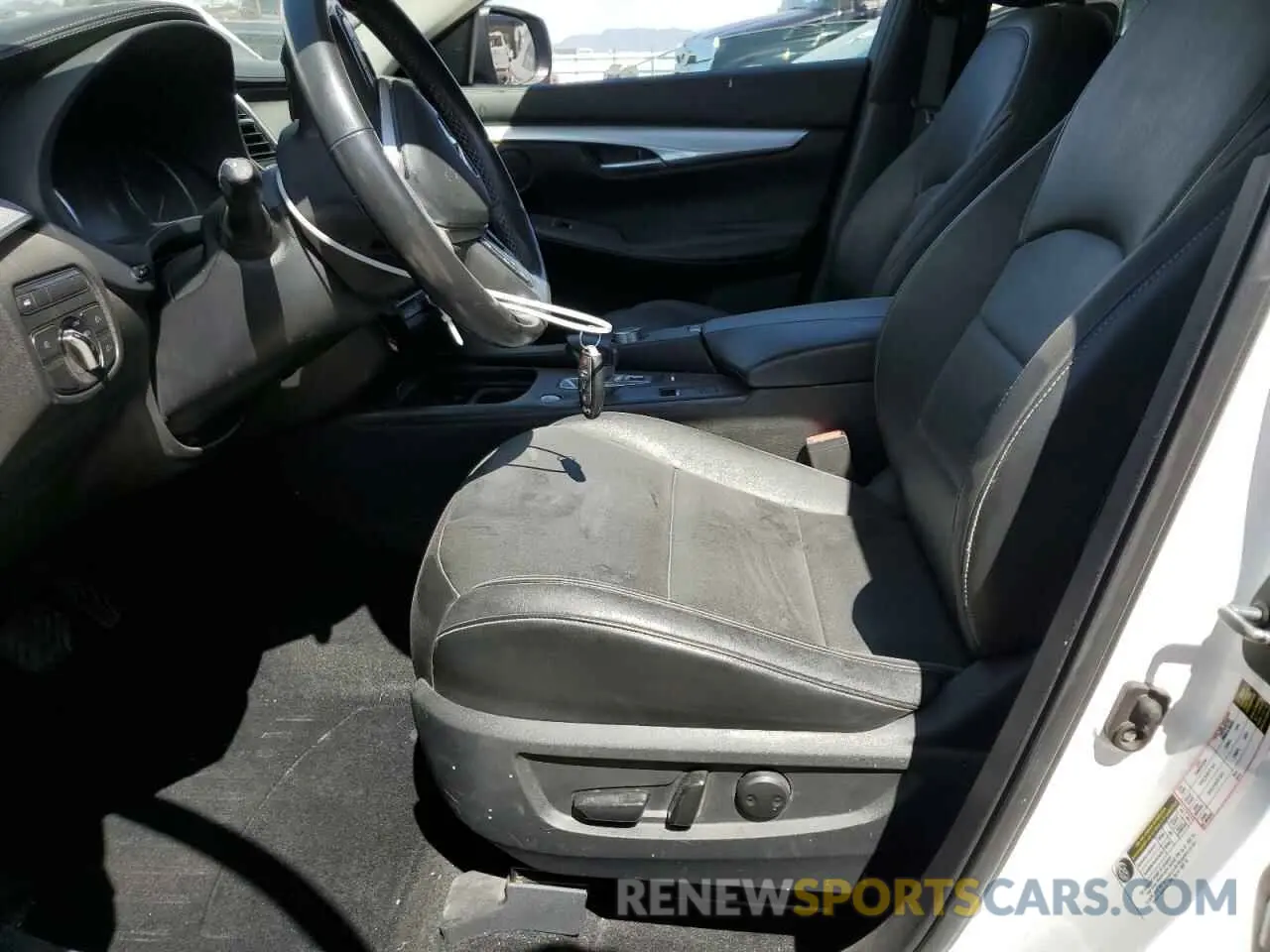 9 Photograph of a damaged car 3PCAJ5M36KF132168 INFINITI QX50 2019