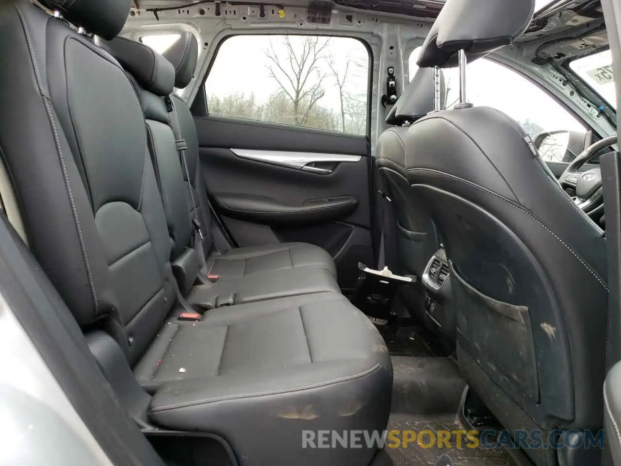 11 Photograph of a damaged car 3PCAJ5M36KF148256 INFINITI QX50 2019