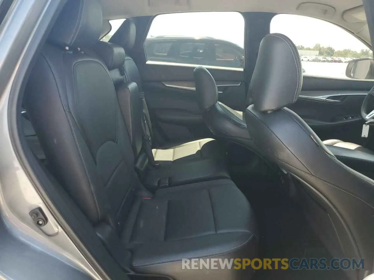 11 Photograph of a damaged car 3PCAJ5M37KF126282 INFINITI QX50 2019