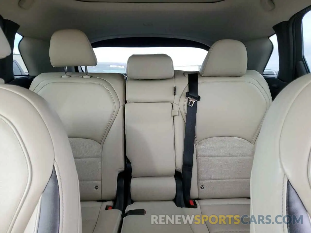 10 Photograph of a damaged car 3PCAJ5M37KF141851 INFINITI QX50 2019