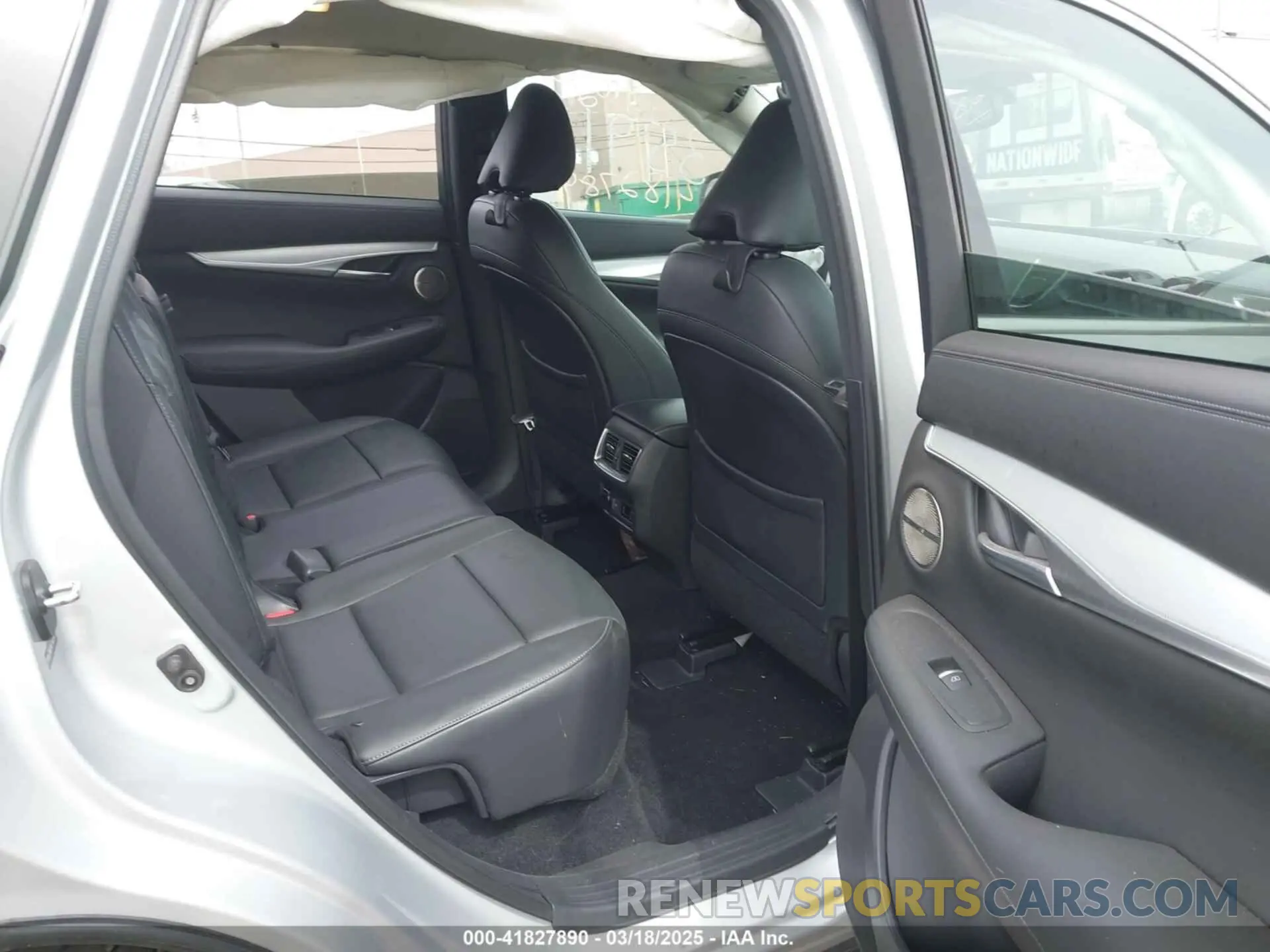 8 Photograph of a damaged car 3PCAJ5M37KF143597 INFINITI QX50 2019