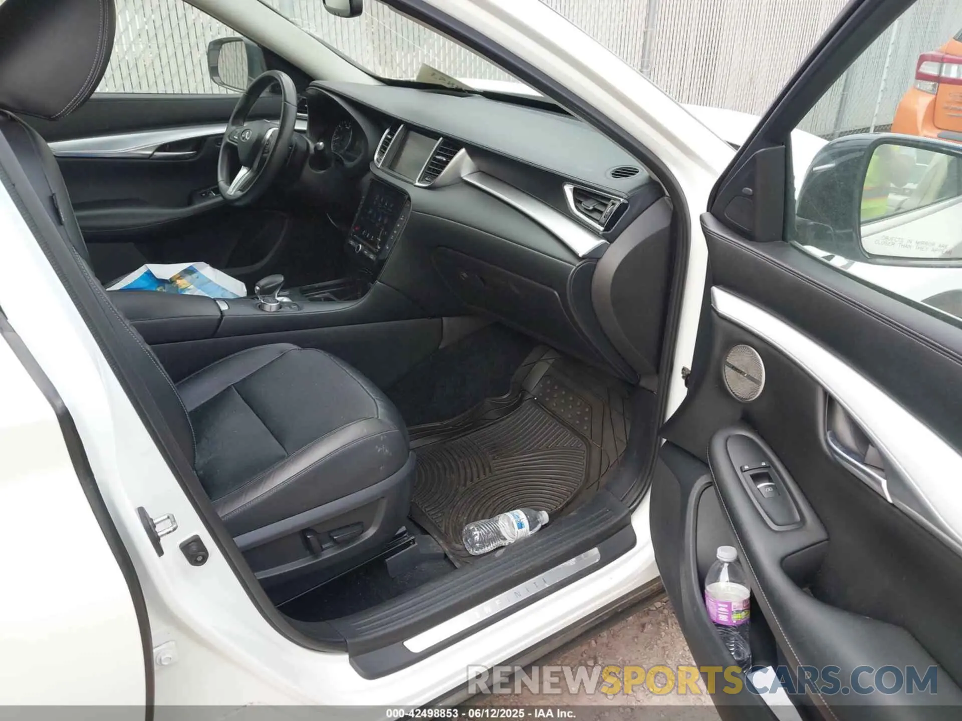 5 Photograph of a damaged car 3PCAJ5M38KF116098 INFINITI QX50 2019