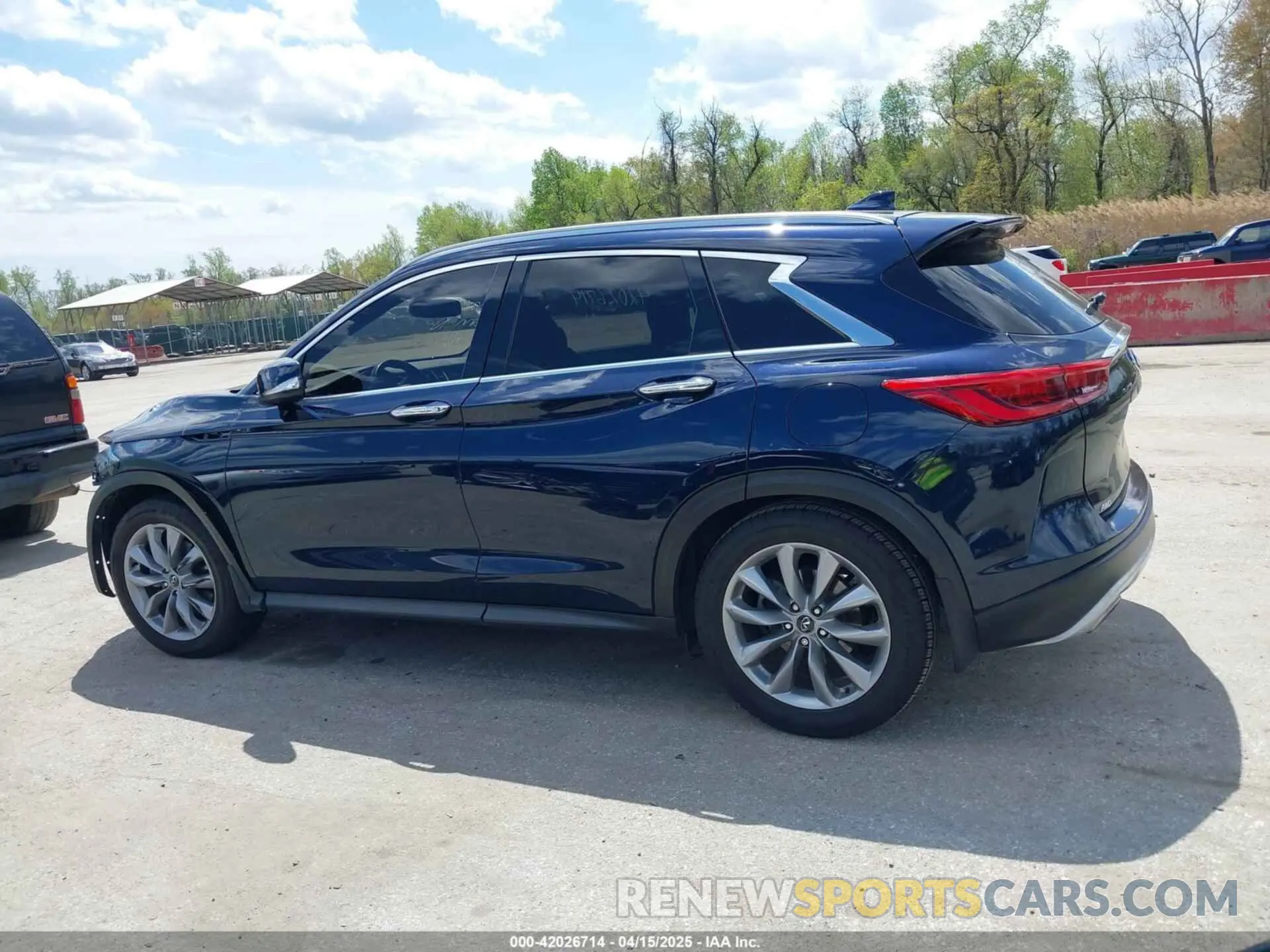 15 Photograph of a damaged car 3PCAJ5M38KF129899 INFINITI QX50 2019
