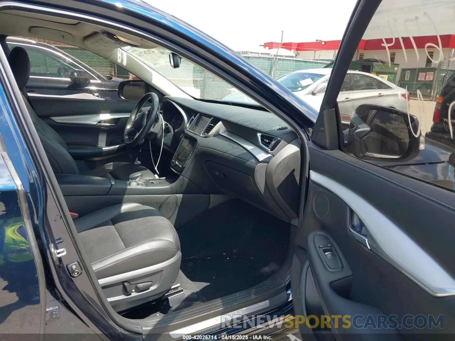 5 Photograph of a damaged car 3PCAJ5M38KF129899 INFINITI QX50 2019