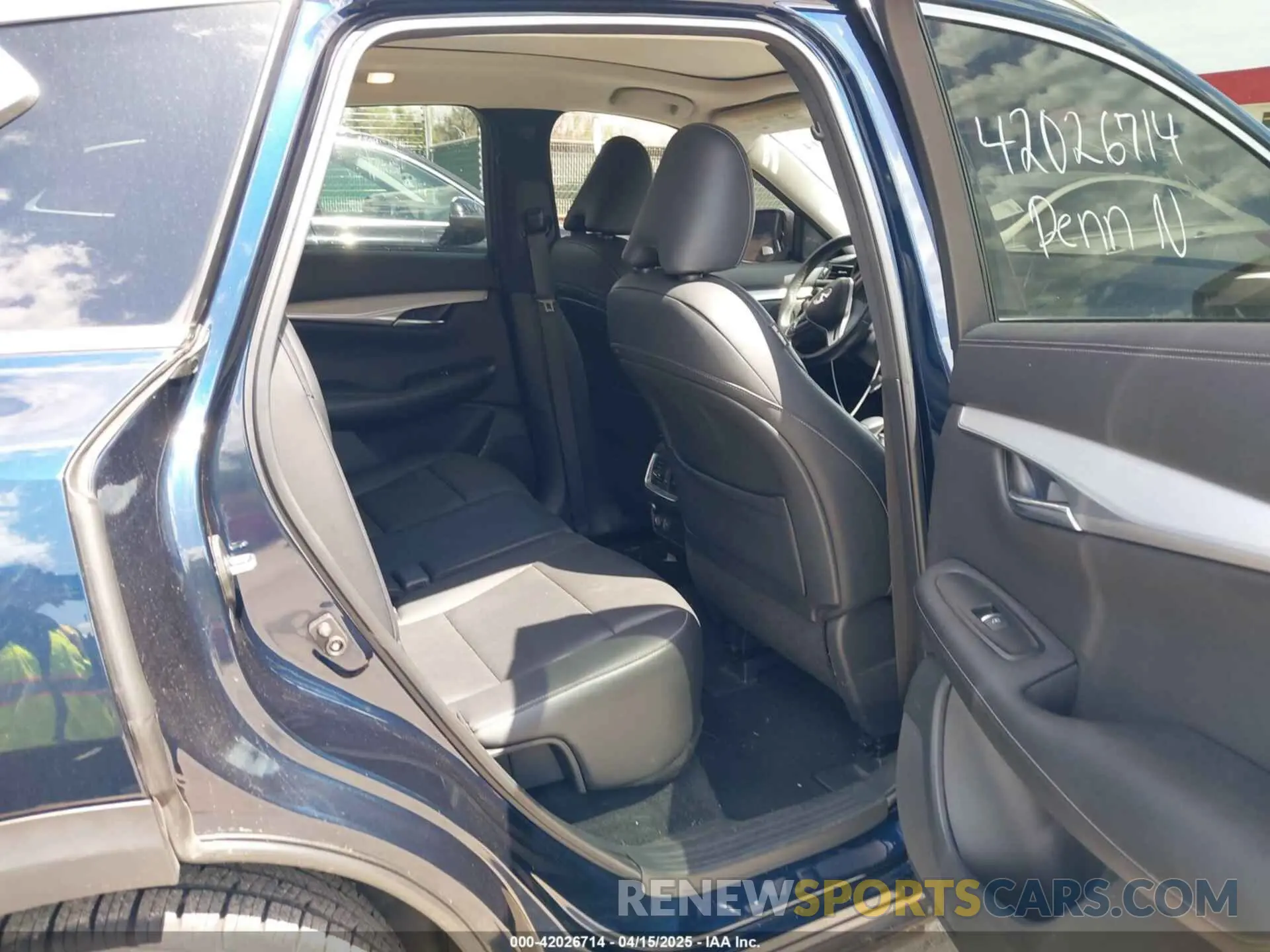 8 Photograph of a damaged car 3PCAJ5M38KF129899 INFINITI QX50 2019