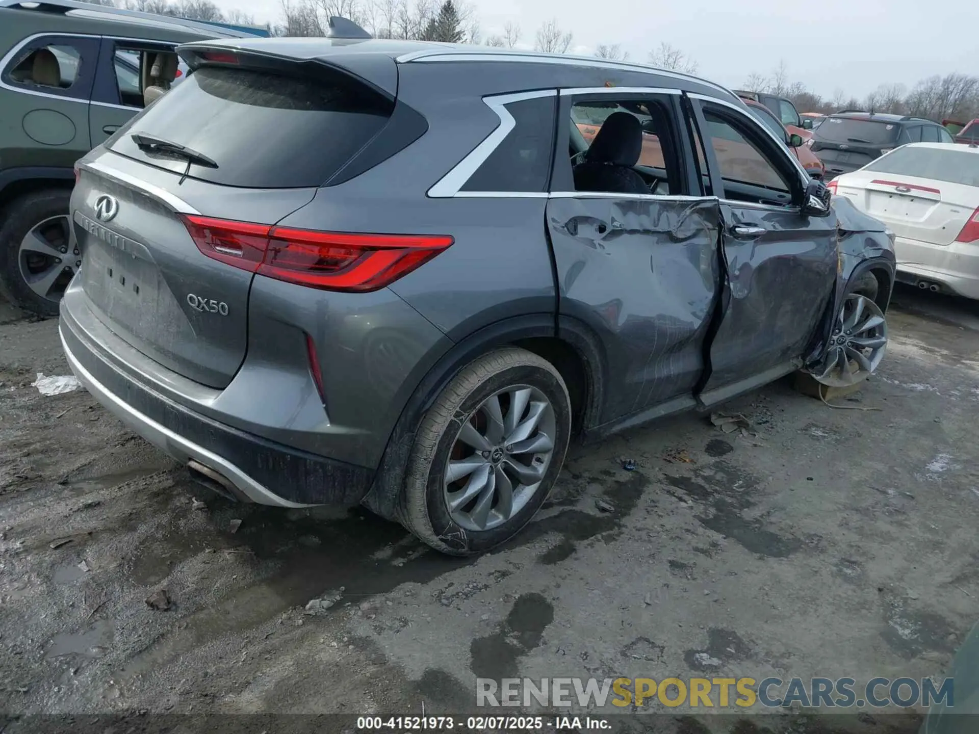 4 Photograph of a damaged car 3PCAJ5M38KF138733 INFINITI QX50 2019