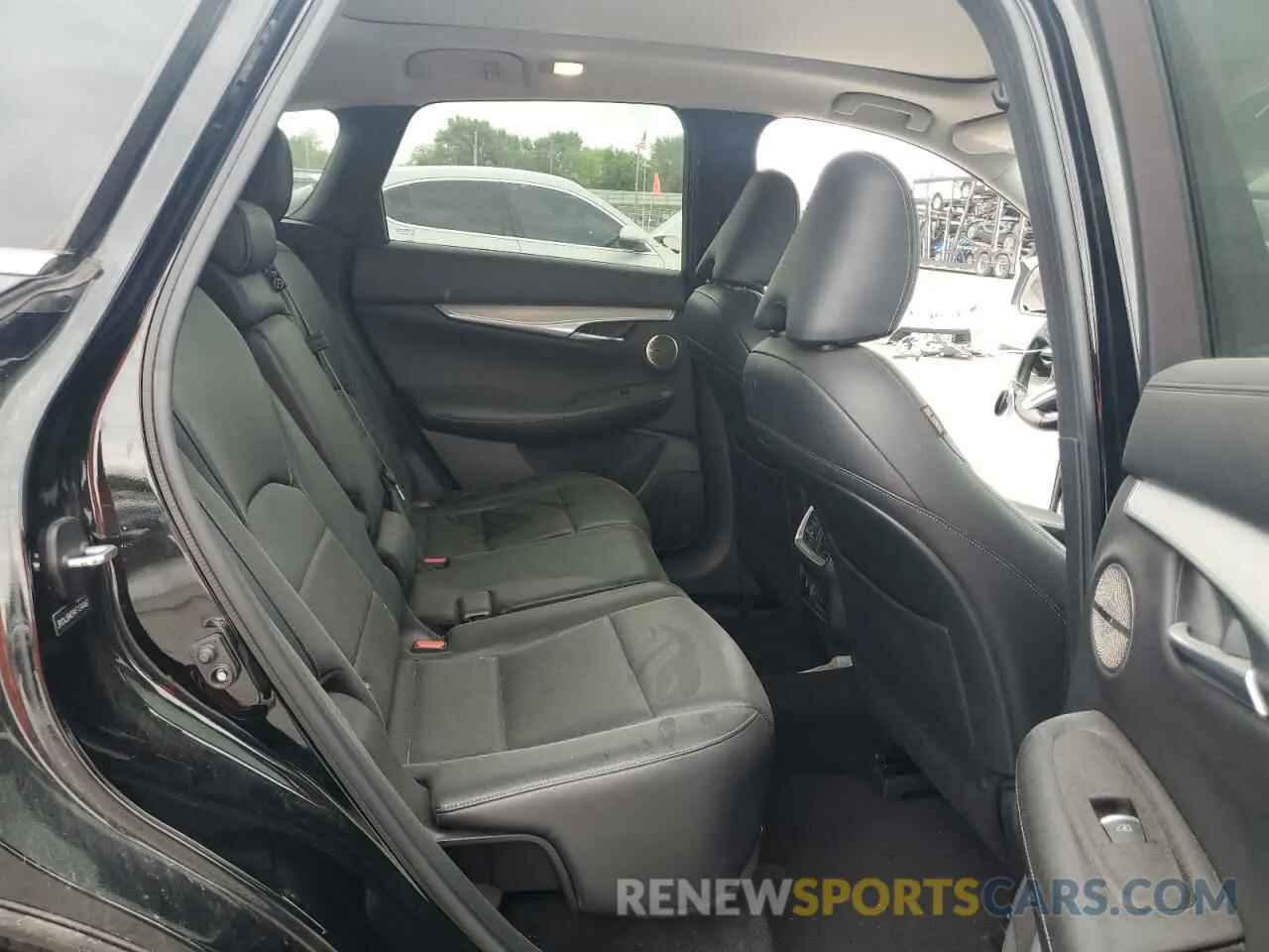 11 Photograph of a damaged car 3PCAJ5M39KF104462 INFINITI QX50 2019