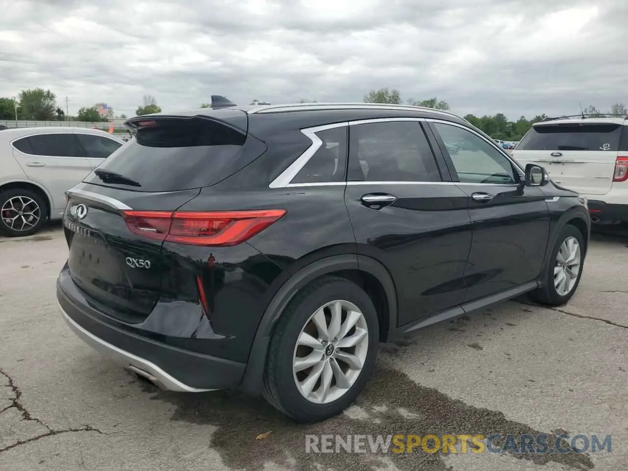 3 Photograph of a damaged car 3PCAJ5M39KF104462 INFINITI QX50 2019
