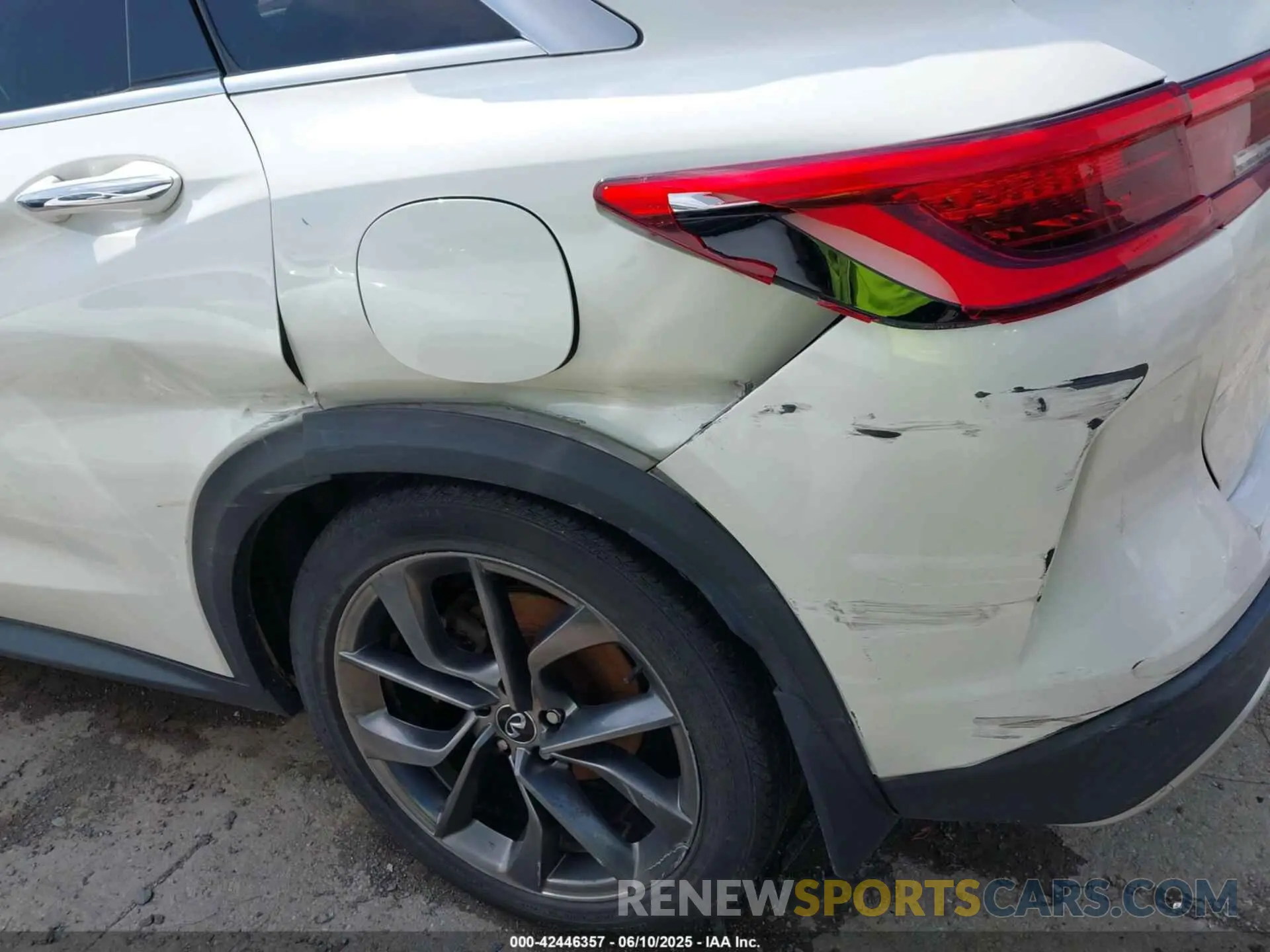 20 Photograph of a damaged car 3PCAJ5M3XKF102963 INFINITI QX50 2019
