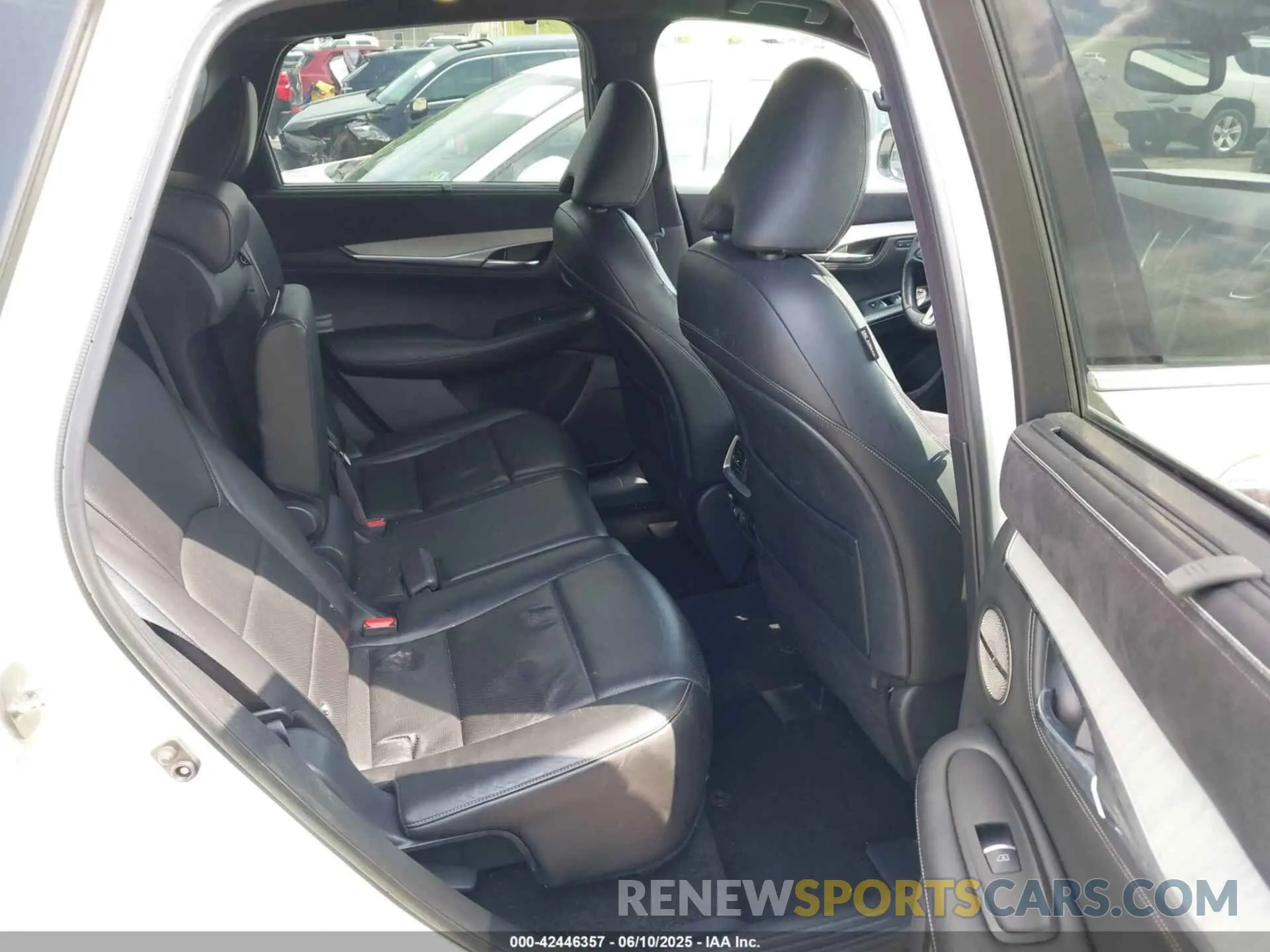 8 Photograph of a damaged car 3PCAJ5M3XKF102963 INFINITI QX50 2019
