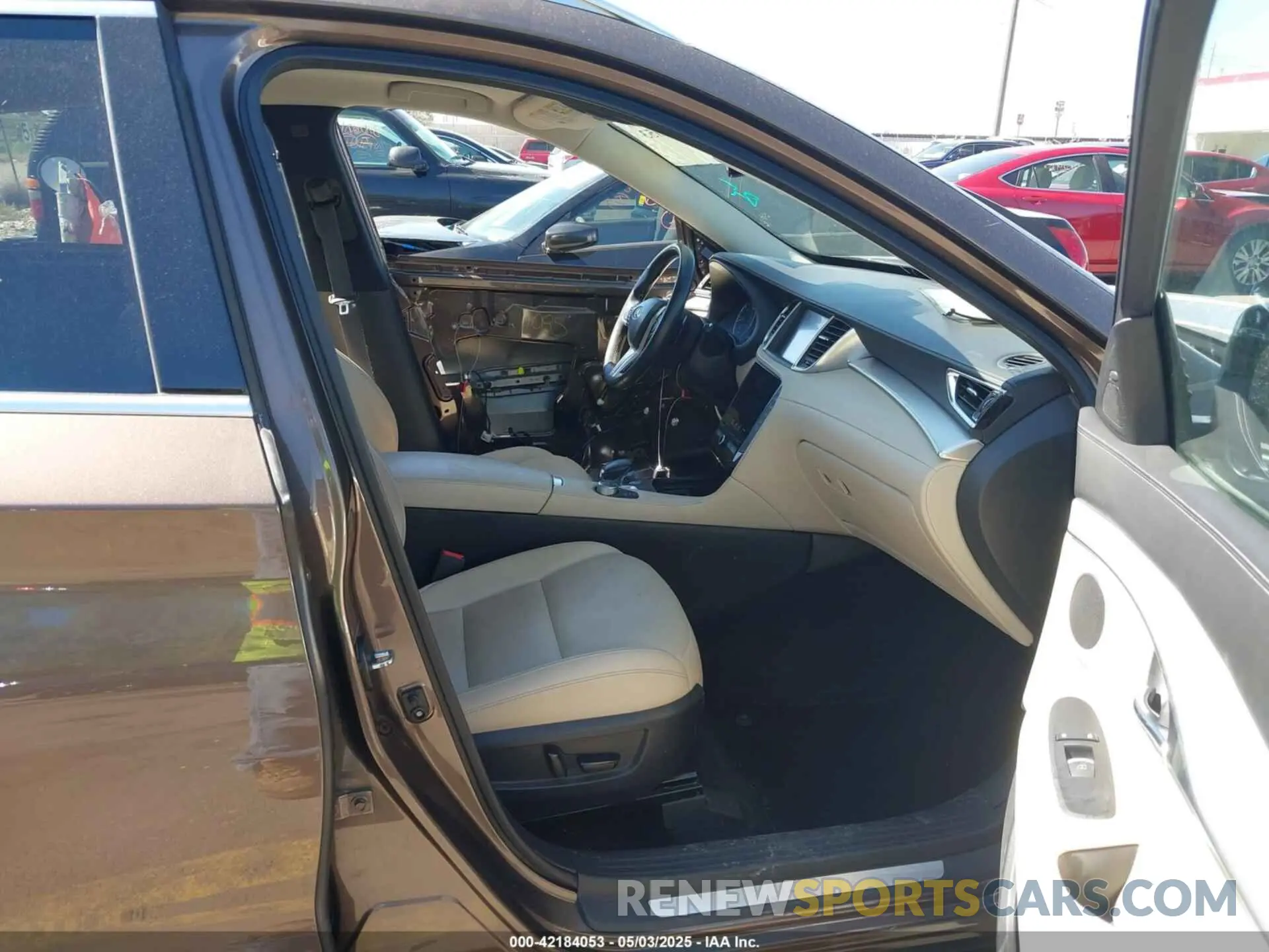 5 Photograph of a damaged car 3PCAJ5M3XKF107256 INFINITI QX50 2019