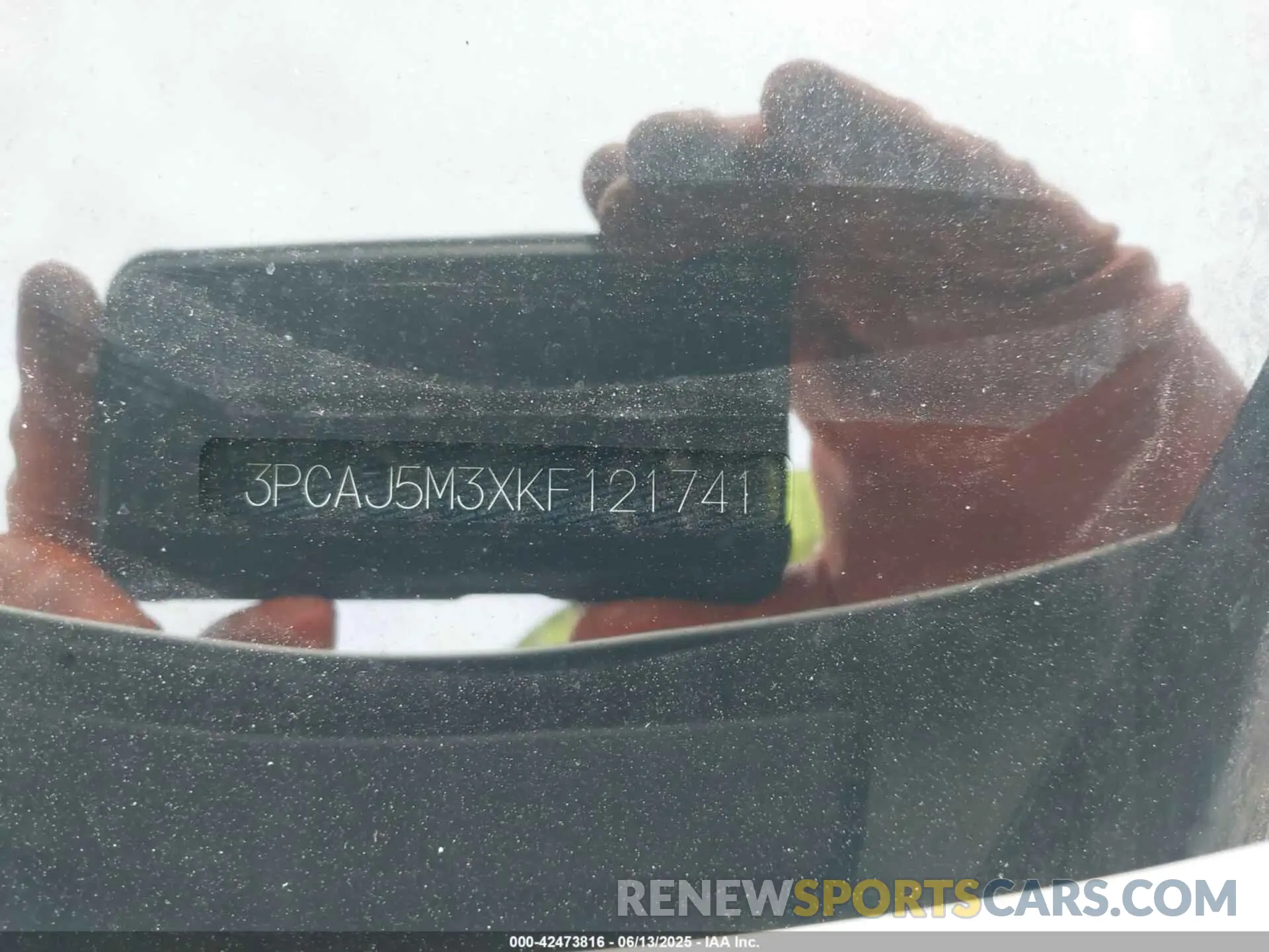 17 Photograph of a damaged car 3PCAJ5M3XKF121741 INFINITI QX50 2019