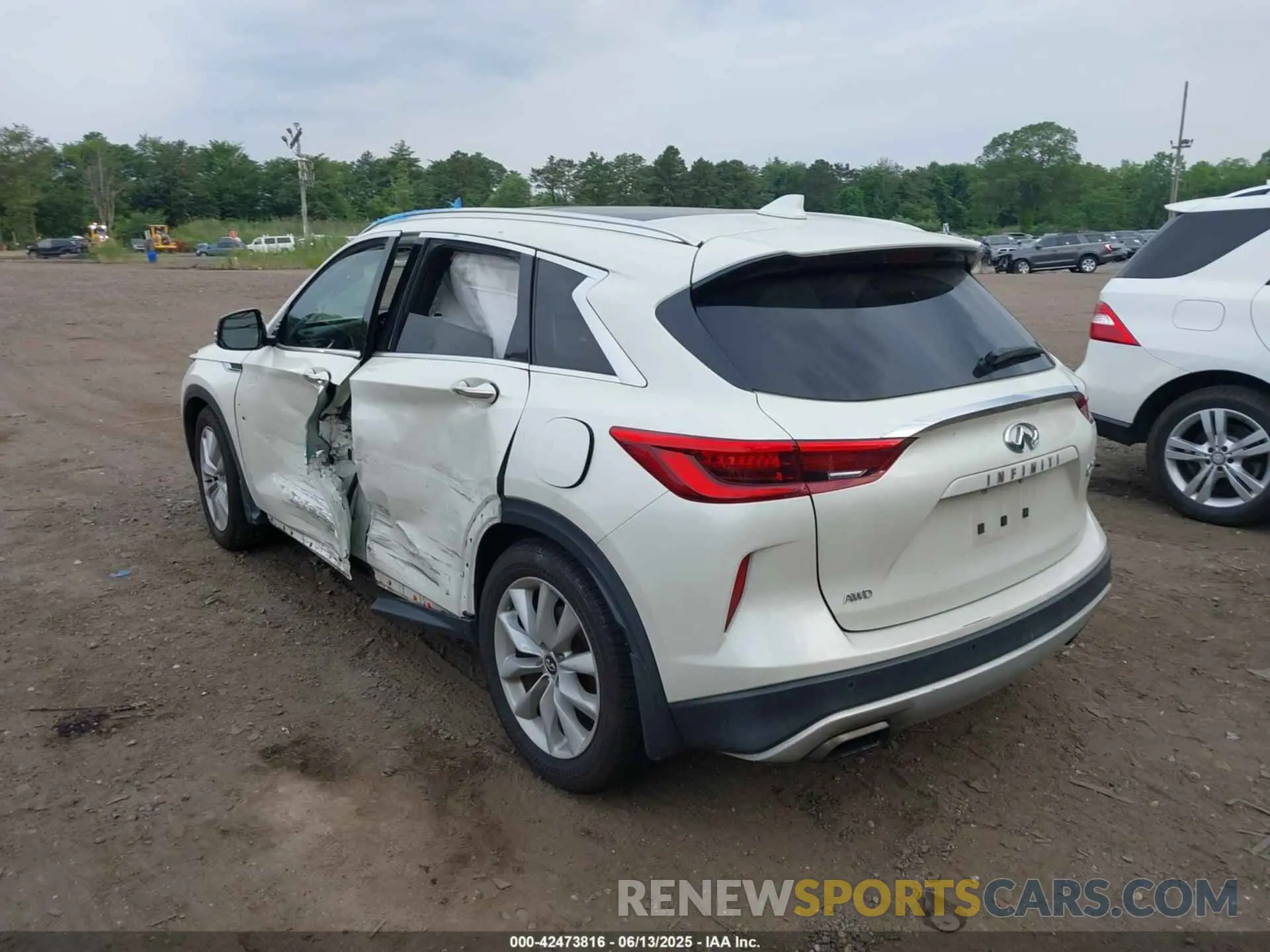 3 Photograph of a damaged car 3PCAJ5M3XKF121741 INFINITI QX50 2019