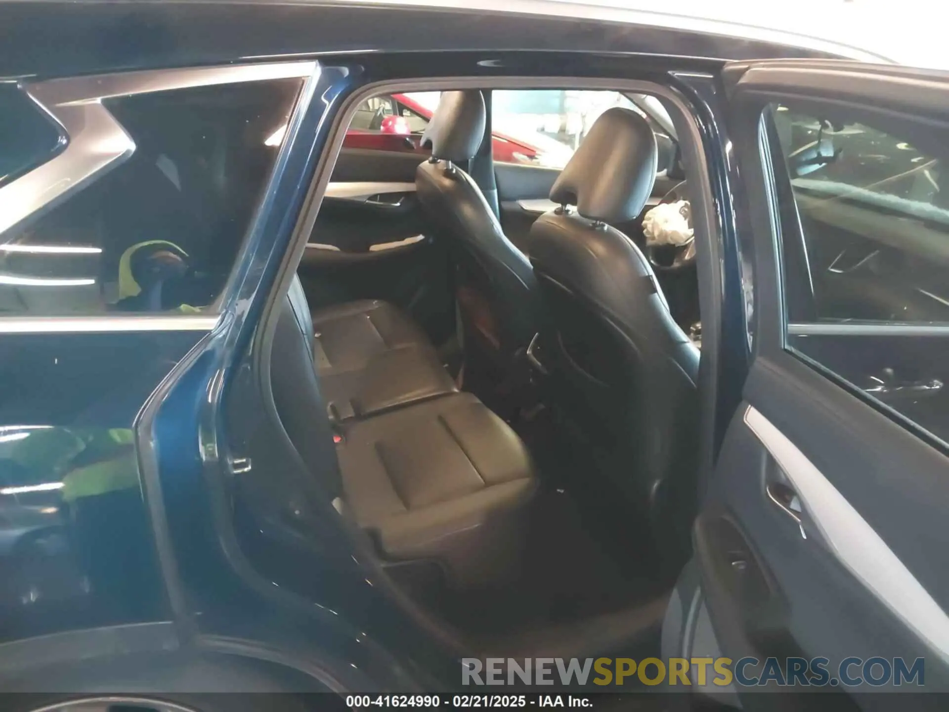 8 Photograph of a damaged car 3PCAJ5M3XKF128219 INFINITI QX50 2019
