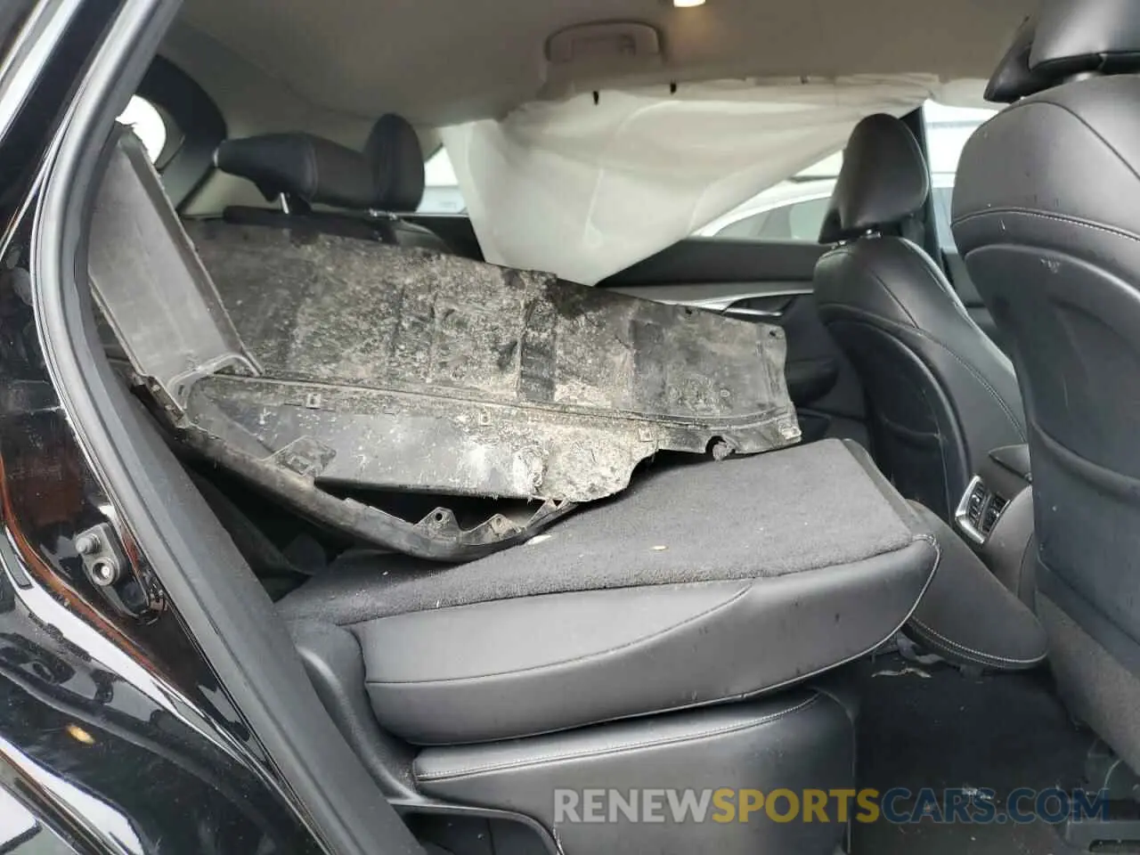 11 Photograph of a damaged car 3PCAJ5M10LF114300 INFINITI QX50 2020