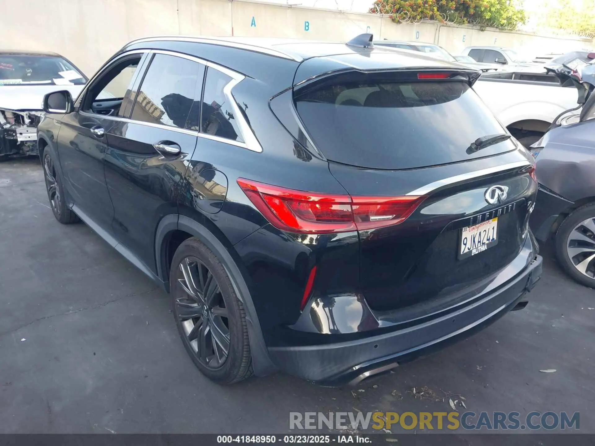 3 Photograph of a damaged car 3PCAJ5M10LF116144 INFINITI QX50 2020