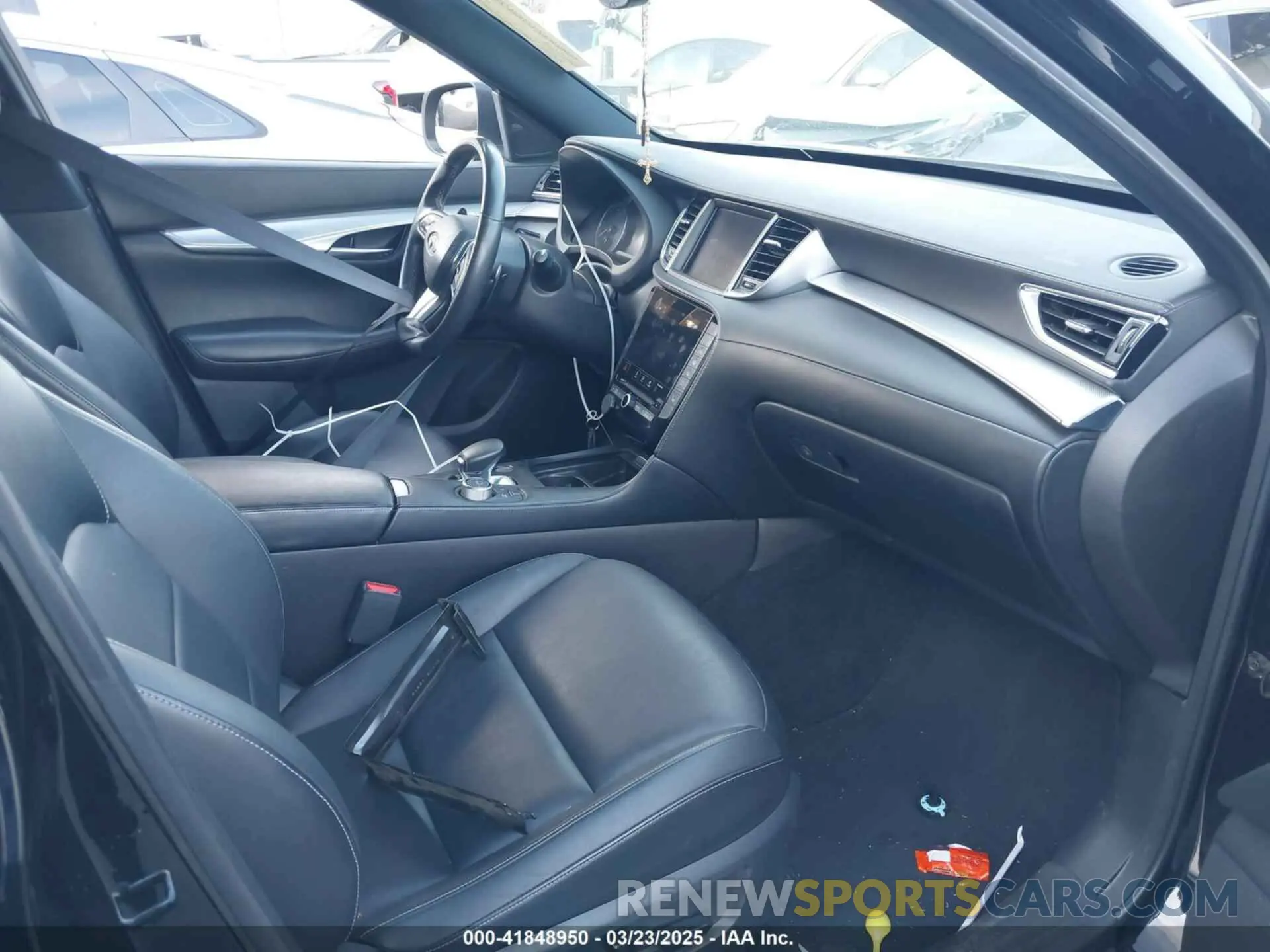 5 Photograph of a damaged car 3PCAJ5M10LF116144 INFINITI QX50 2020