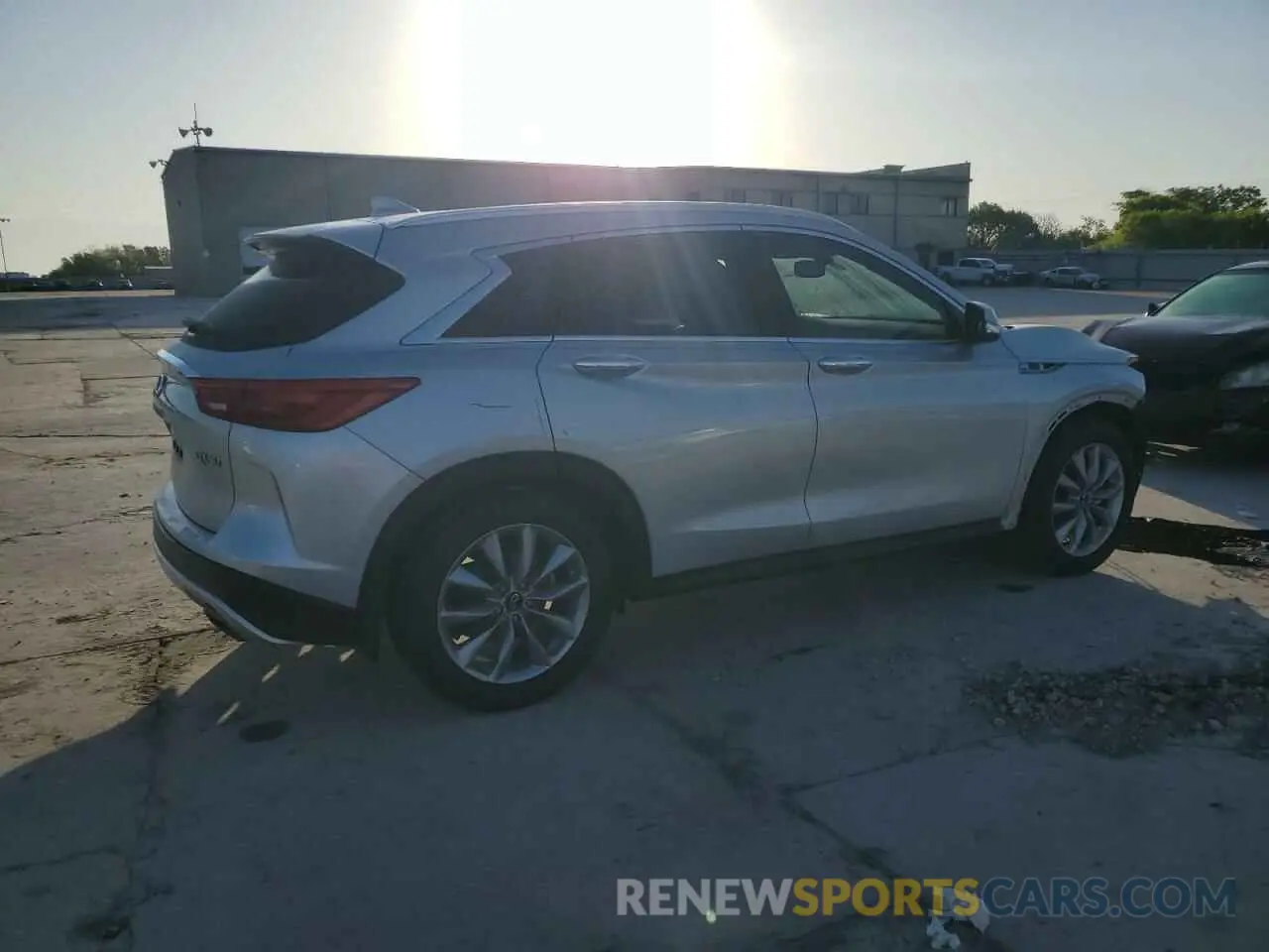 3 Photograph of a damaged car 3PCAJ5M10LF120954 INFINITI QX50 2020