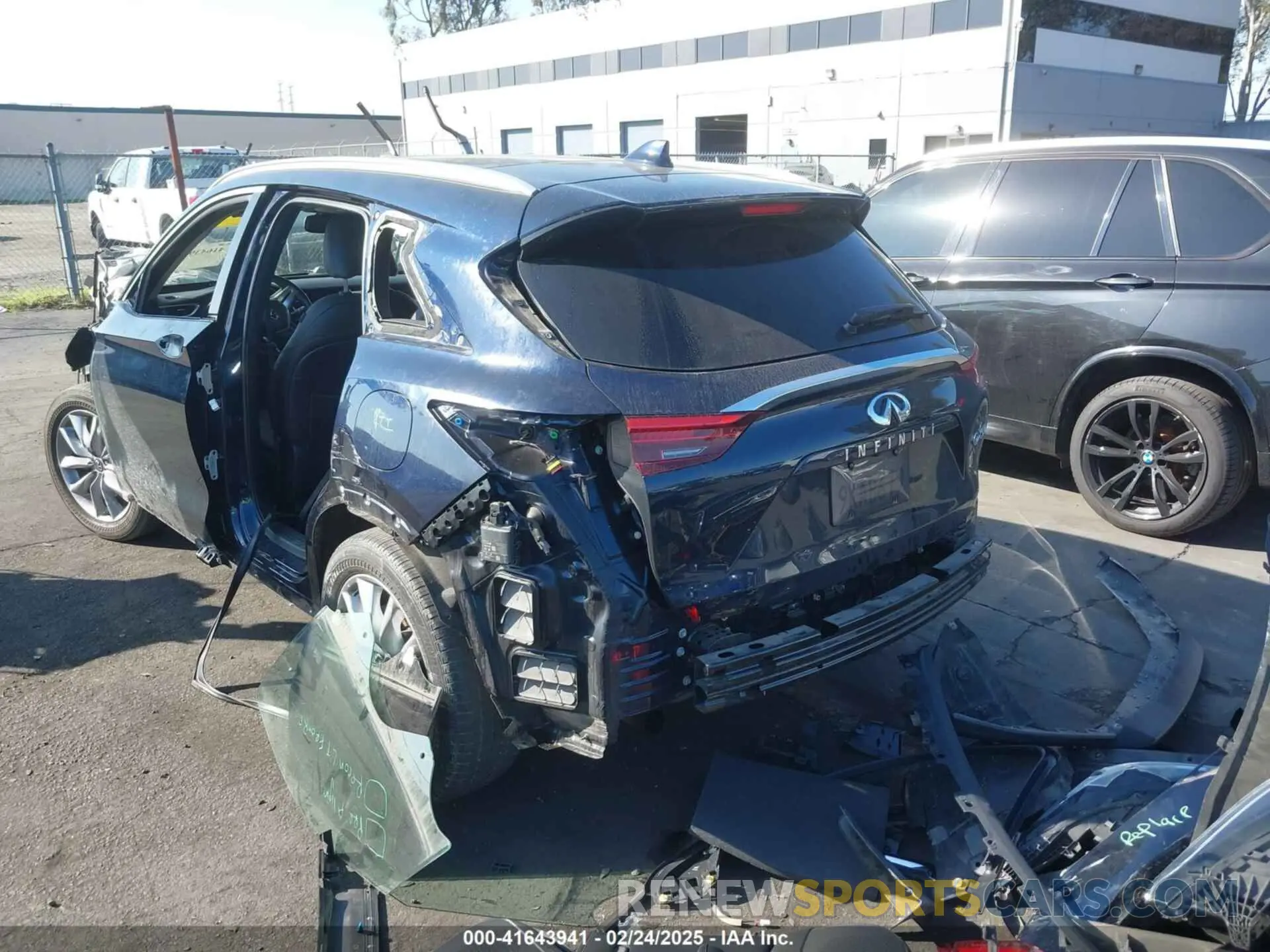3 Photograph of a damaged car 3PCAJ5M13LF107535 INFINITI QX50 2020