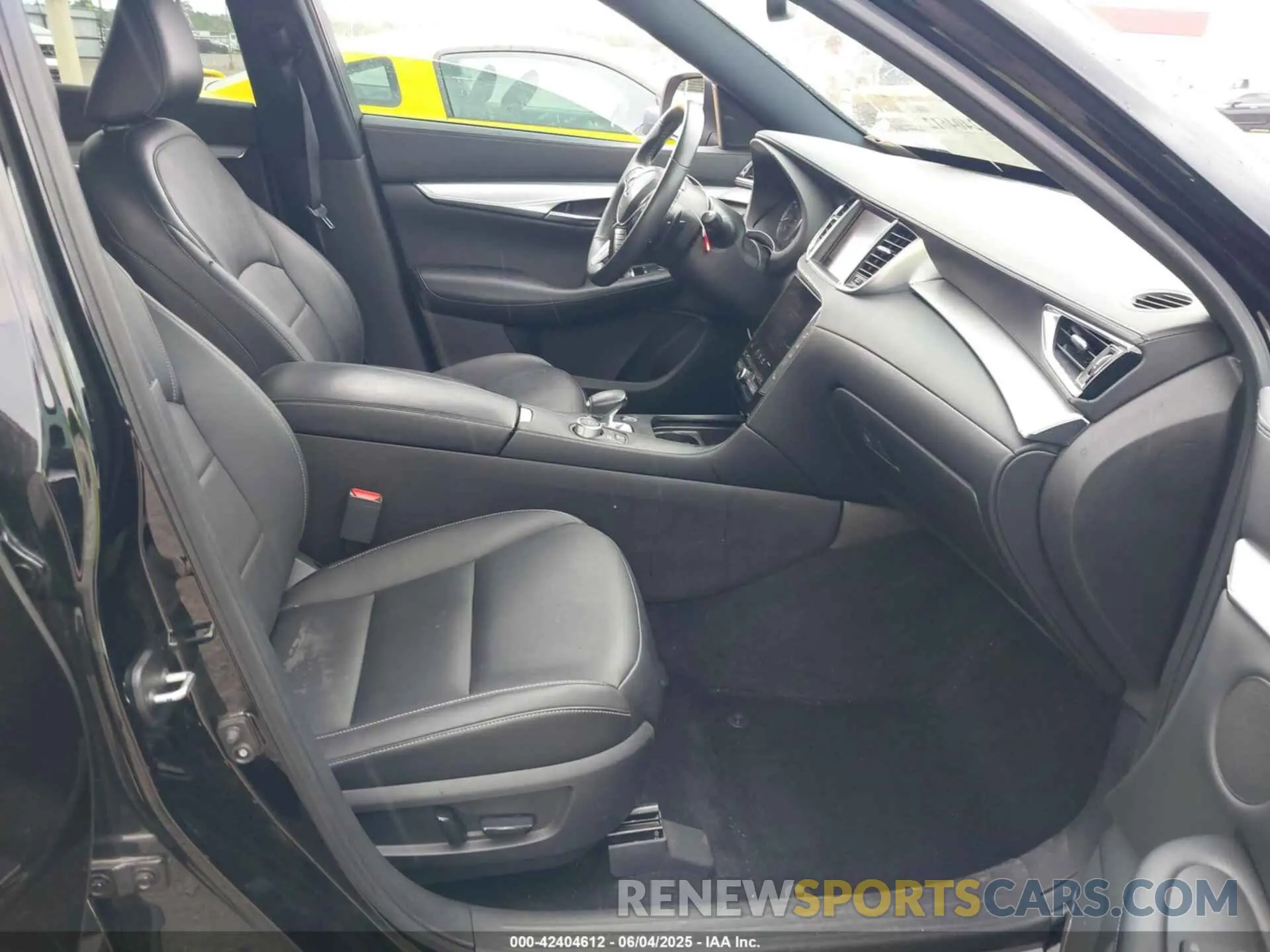 5 Photograph of a damaged car 3PCAJ5M13LF109740 INFINITI QX50 2020