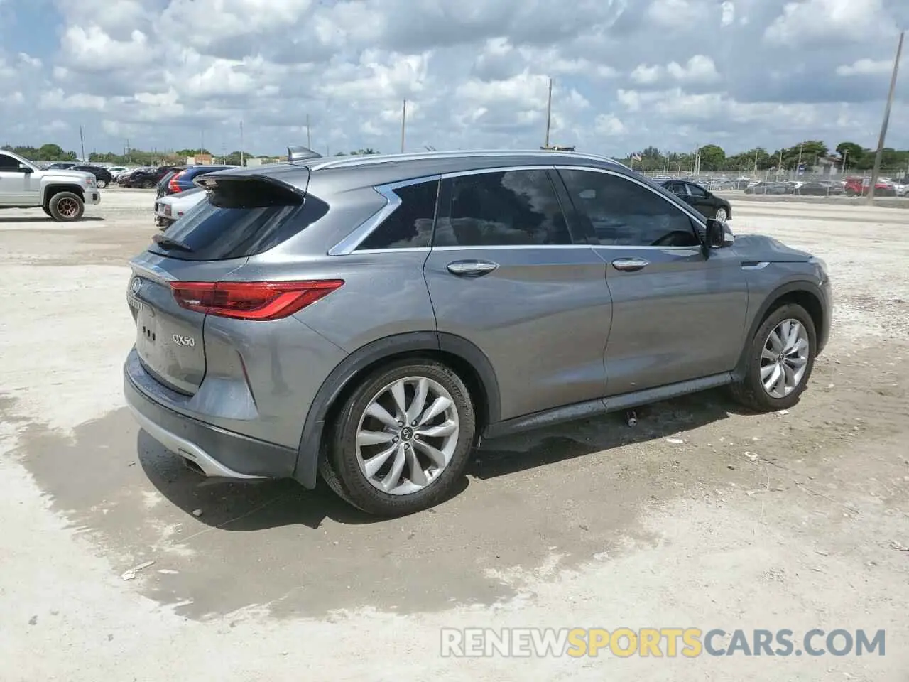 3 Photograph of a damaged car 3PCAJ5M14LF109570 INFINITI QX50 2020