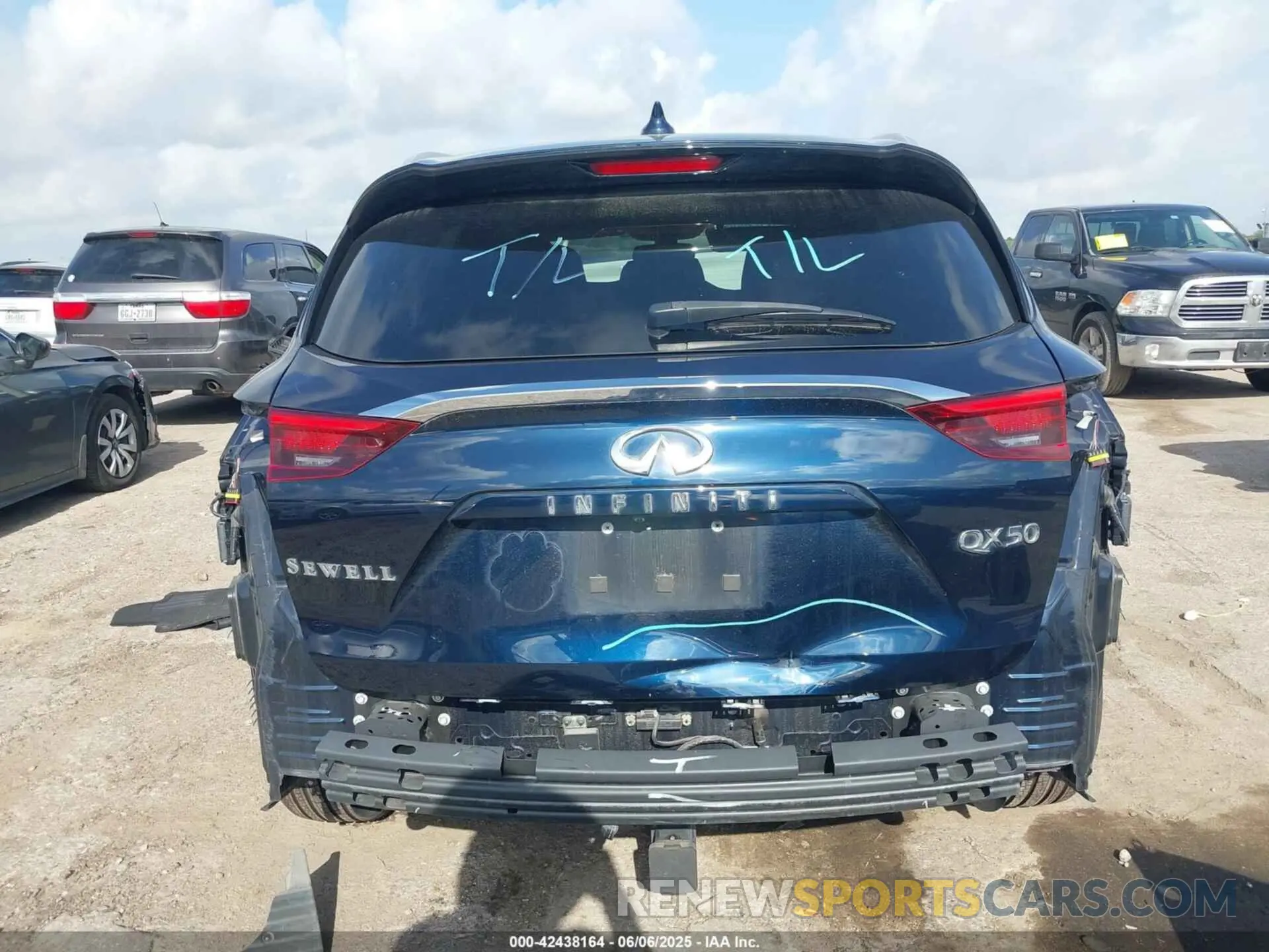 17 Photograph of a damaged car 3PCAJ5M15LF102112 INFINITI QX50 2020
