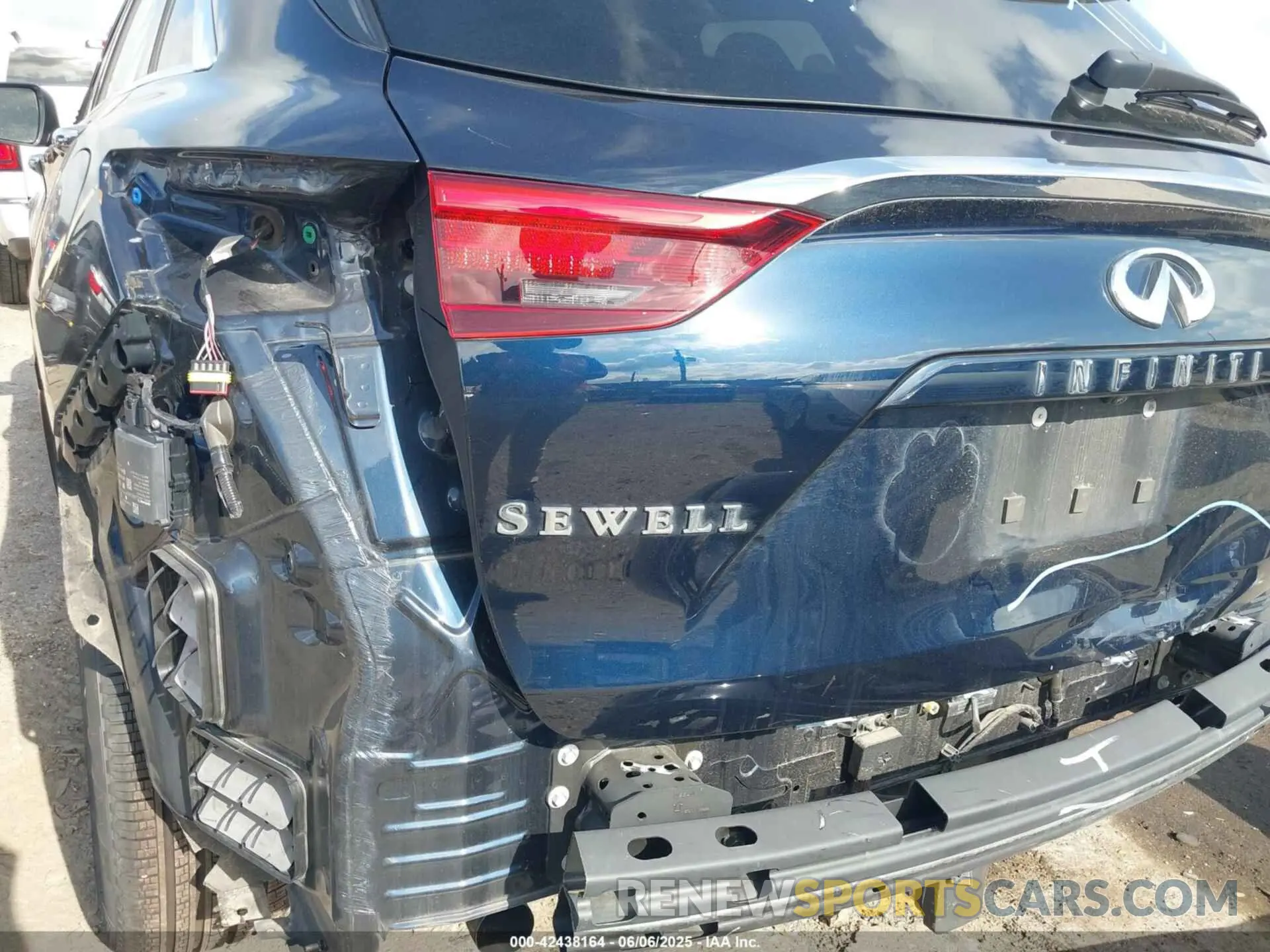 6 Photograph of a damaged car 3PCAJ5M15LF102112 INFINITI QX50 2020
