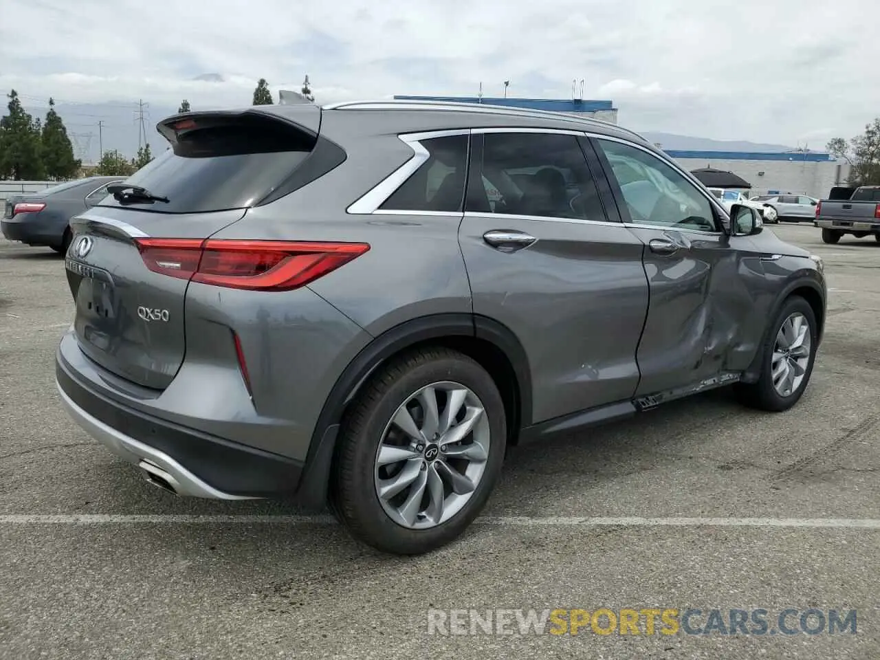 3 Photograph of a damaged car 3PCAJ5M16LF107867 INFINITI QX50 2020