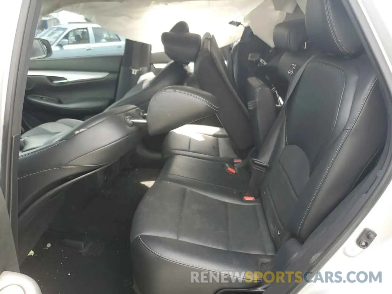 11 Photograph of a damaged car 3PCAJ5M16LF118819 INFINITI QX50 2020