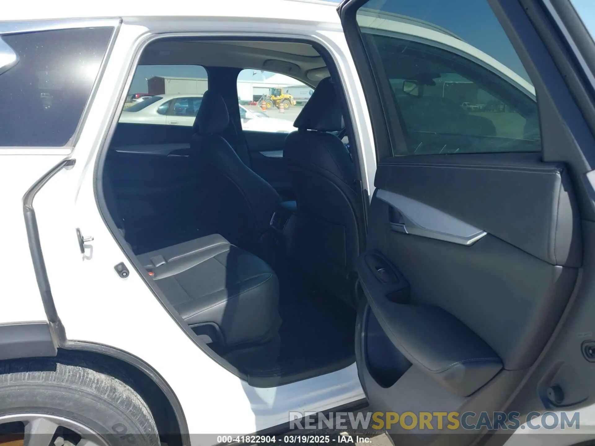 8 Photograph of a damaged car 3PCAJ5M32LF103266 INFINITI QX50 2020
