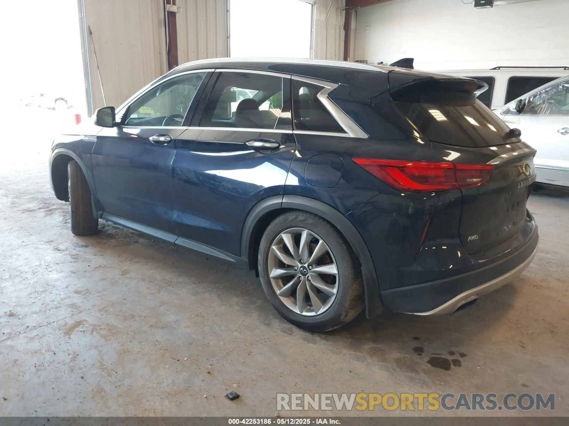 3 Photograph of a damaged car 3PCAJ5M34LF119677 INFINITI QX50 2020