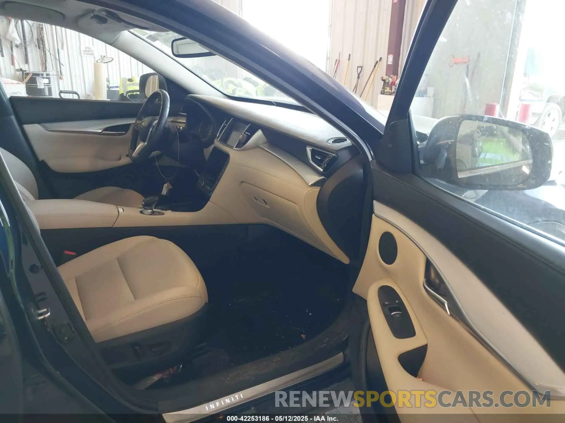 5 Photograph of a damaged car 3PCAJ5M34LF119677 INFINITI QX50 2020
