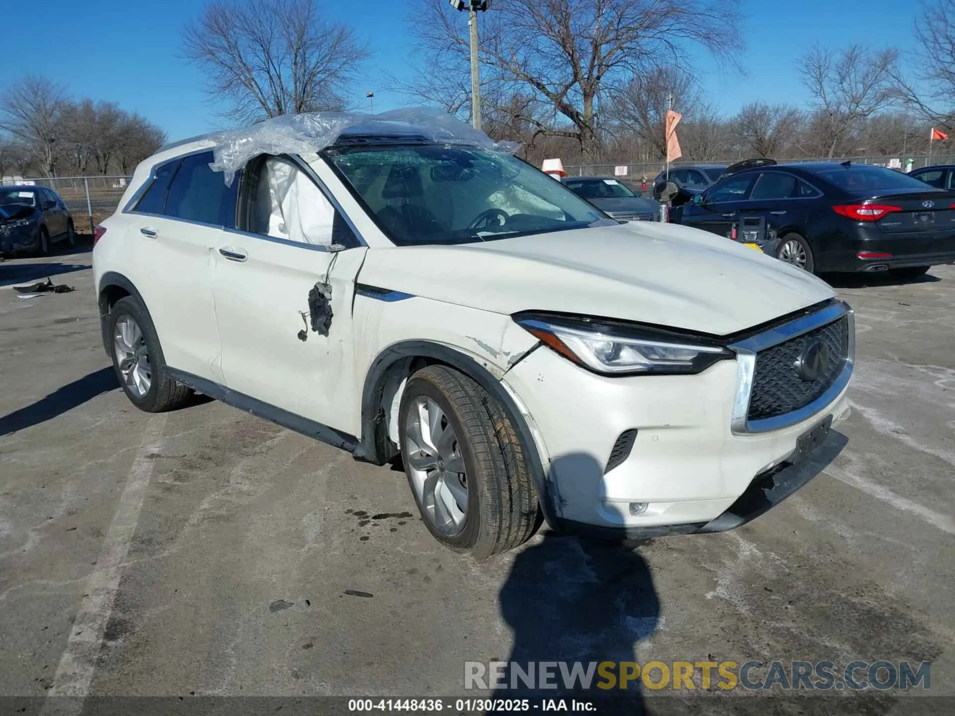 1 Photograph of a damaged car 3PCAJ5M37LF111864 INFINITI QX50 2020