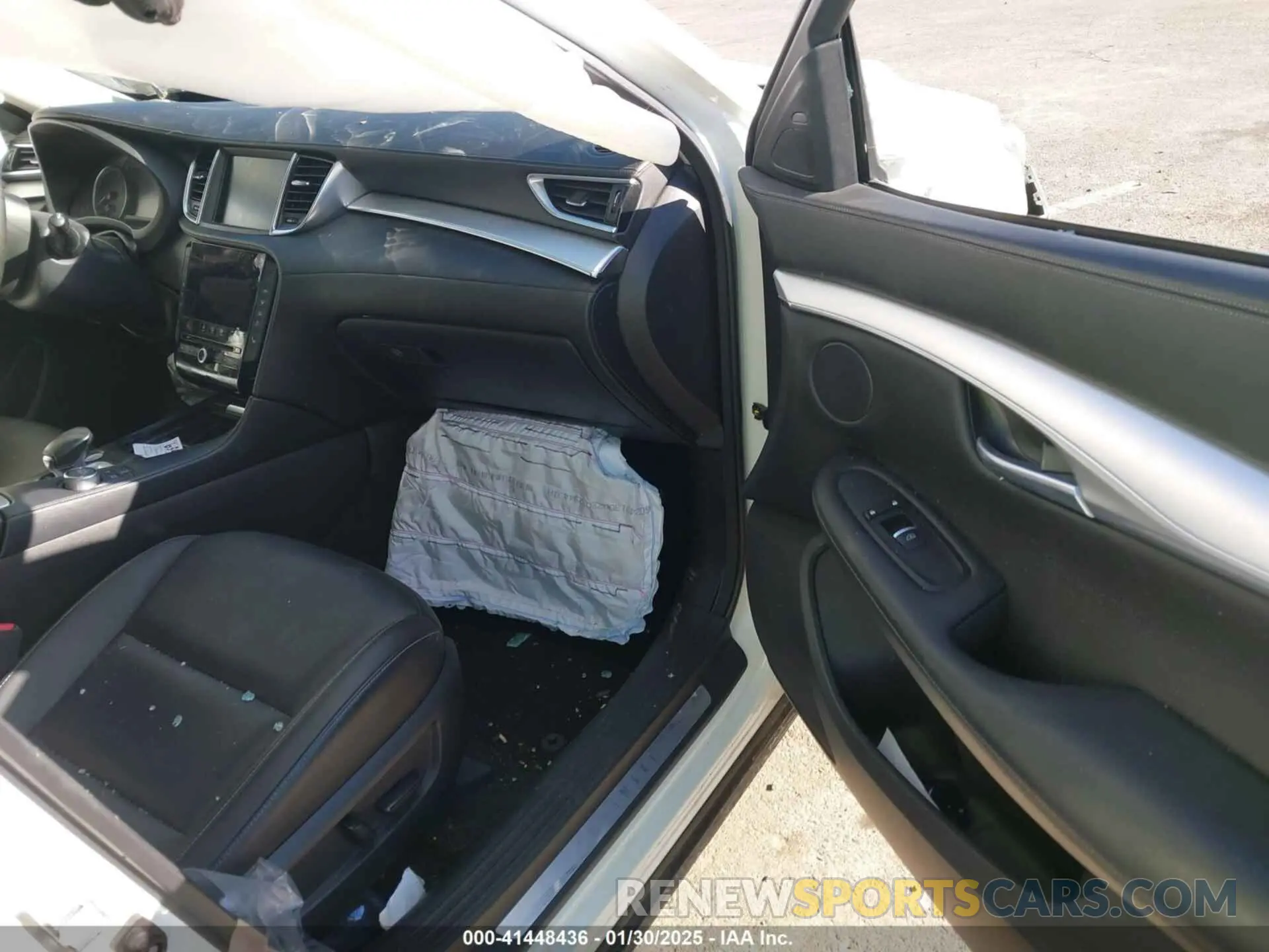 5 Photograph of a damaged car 3PCAJ5M37LF111864 INFINITI QX50 2020