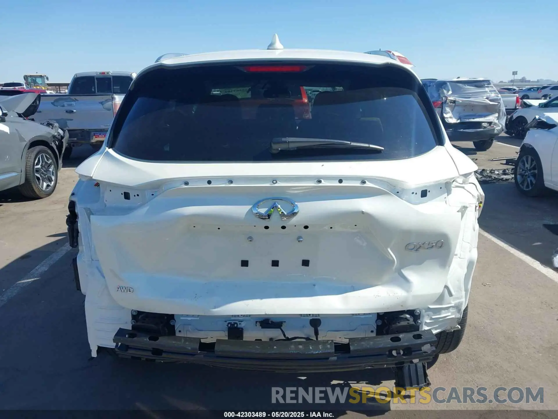 17 Photograph of a damaged car 3PCAJ5M38LF102168 INFINITI QX50 2020