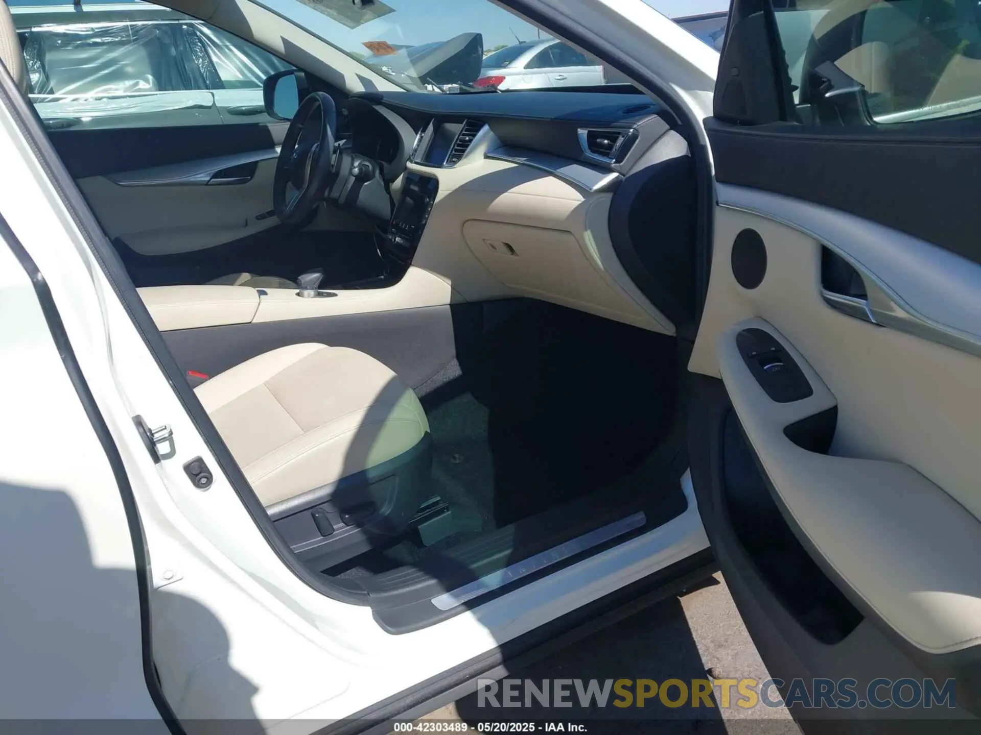 5 Photograph of a damaged car 3PCAJ5M38LF102168 INFINITI QX50 2020