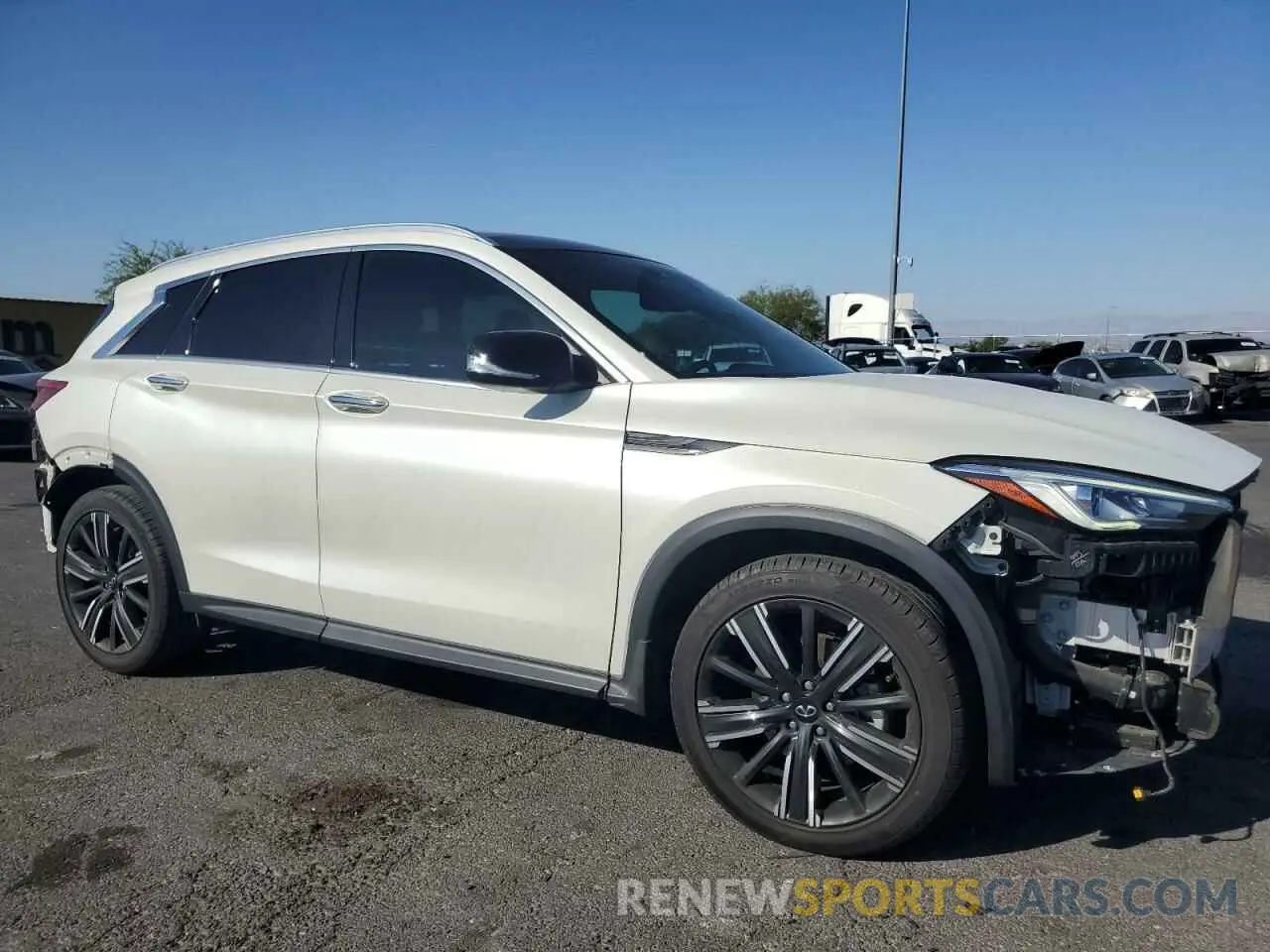 4 Photograph of a damaged car 3PCAJ5BA0MF124281 INFINITI QX50 2021