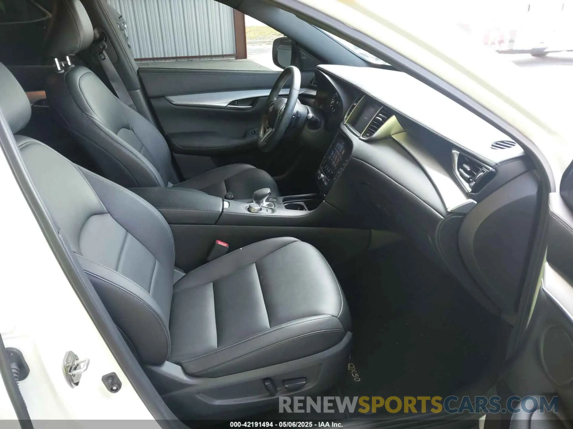 5 Photograph of a damaged car 3PCAJ5BA2MF112939 INFINITI QX50 2021
