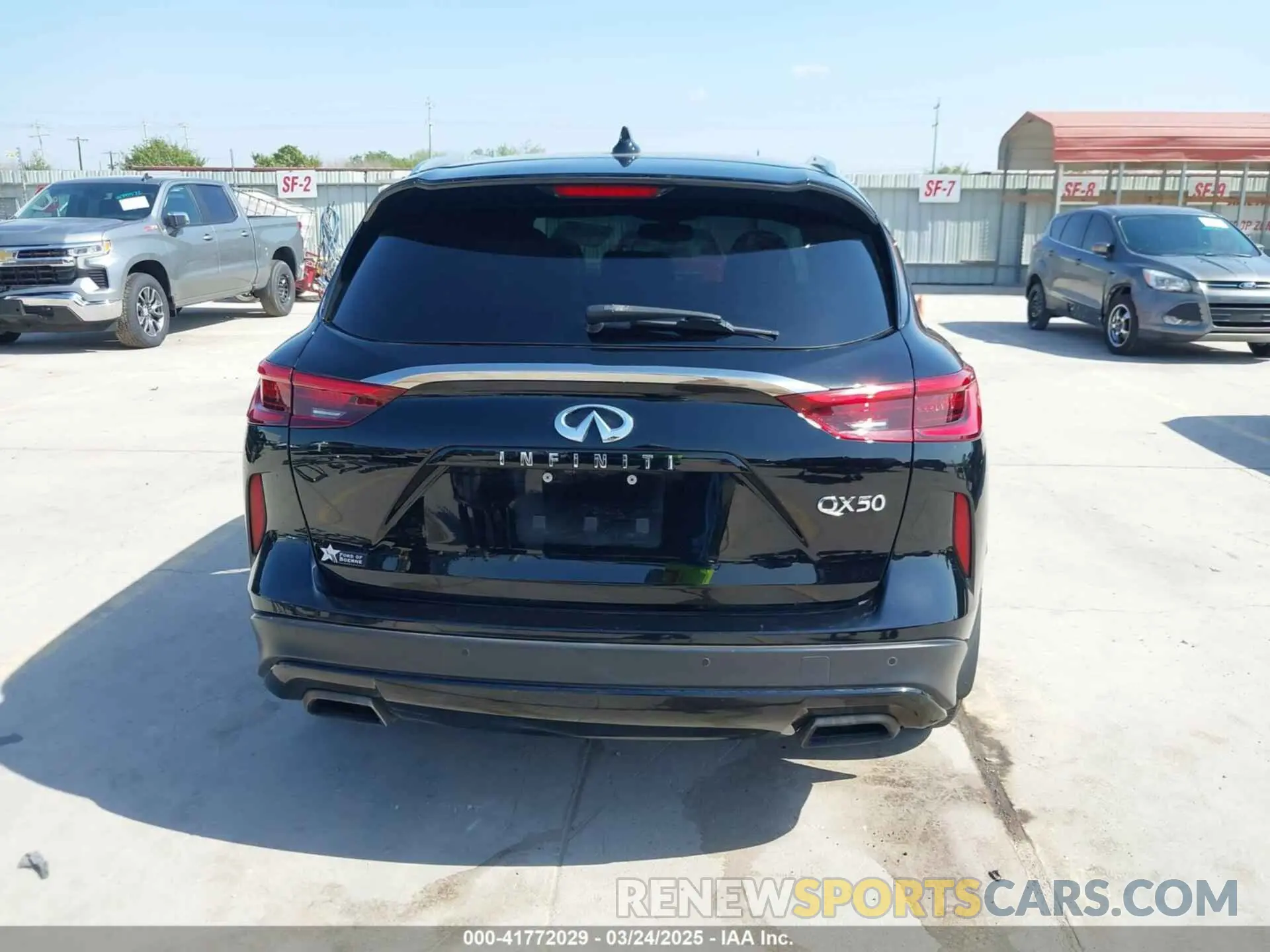 17 Photograph of a damaged car 3PCAJ5BA4MF105359 INFINITI QX50 2021