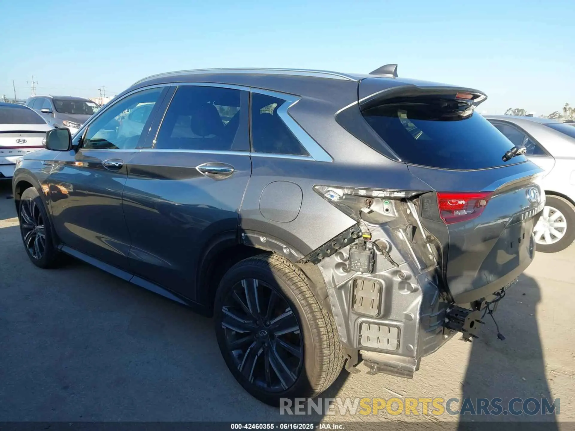 3 Photograph of a damaged car 3PCAJ5BA4MF113543 INFINITI QX50 2021