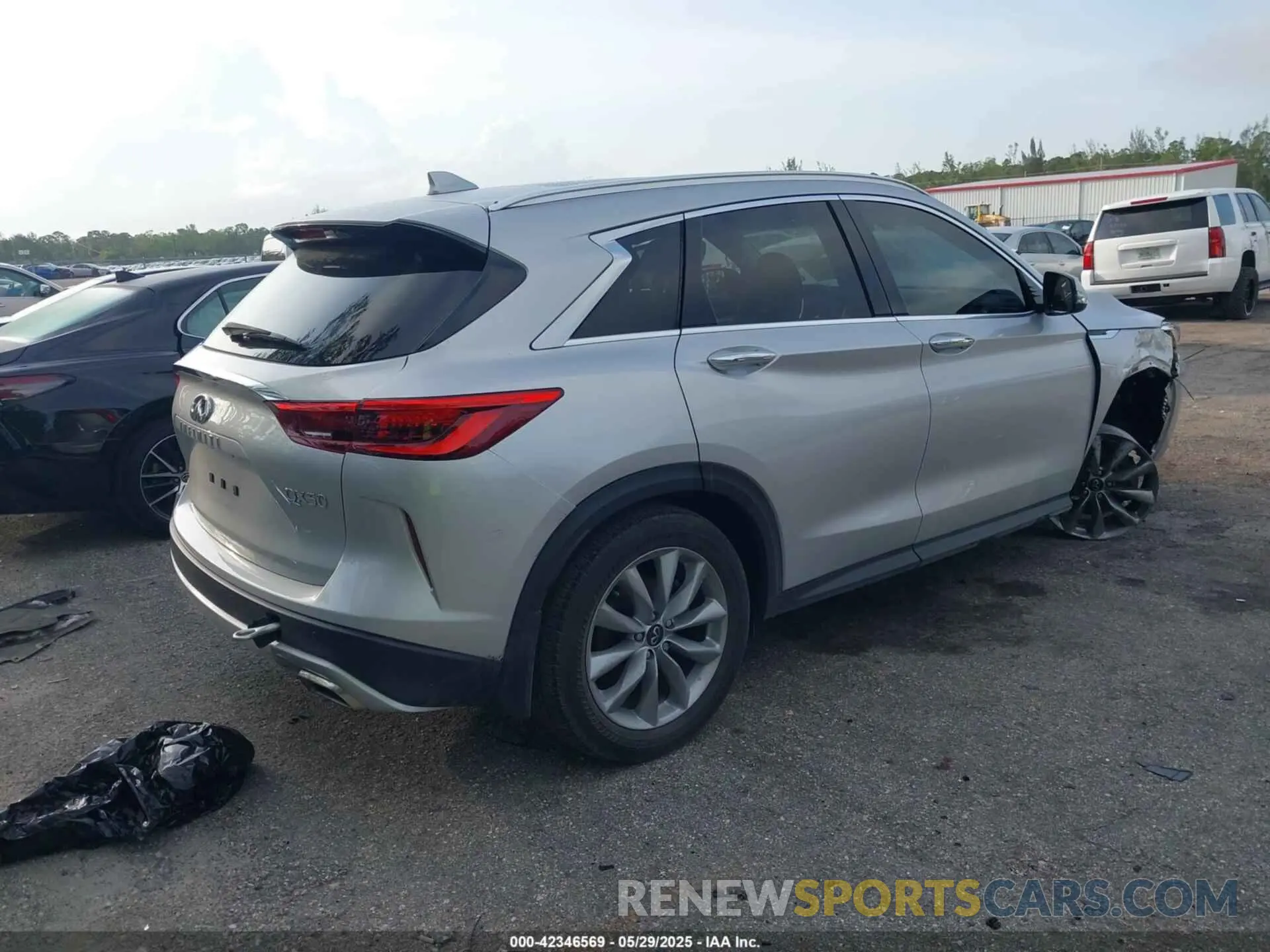4 Photograph of a damaged car 3PCAJ5BA7MF105890 INFINITI QX50 2021