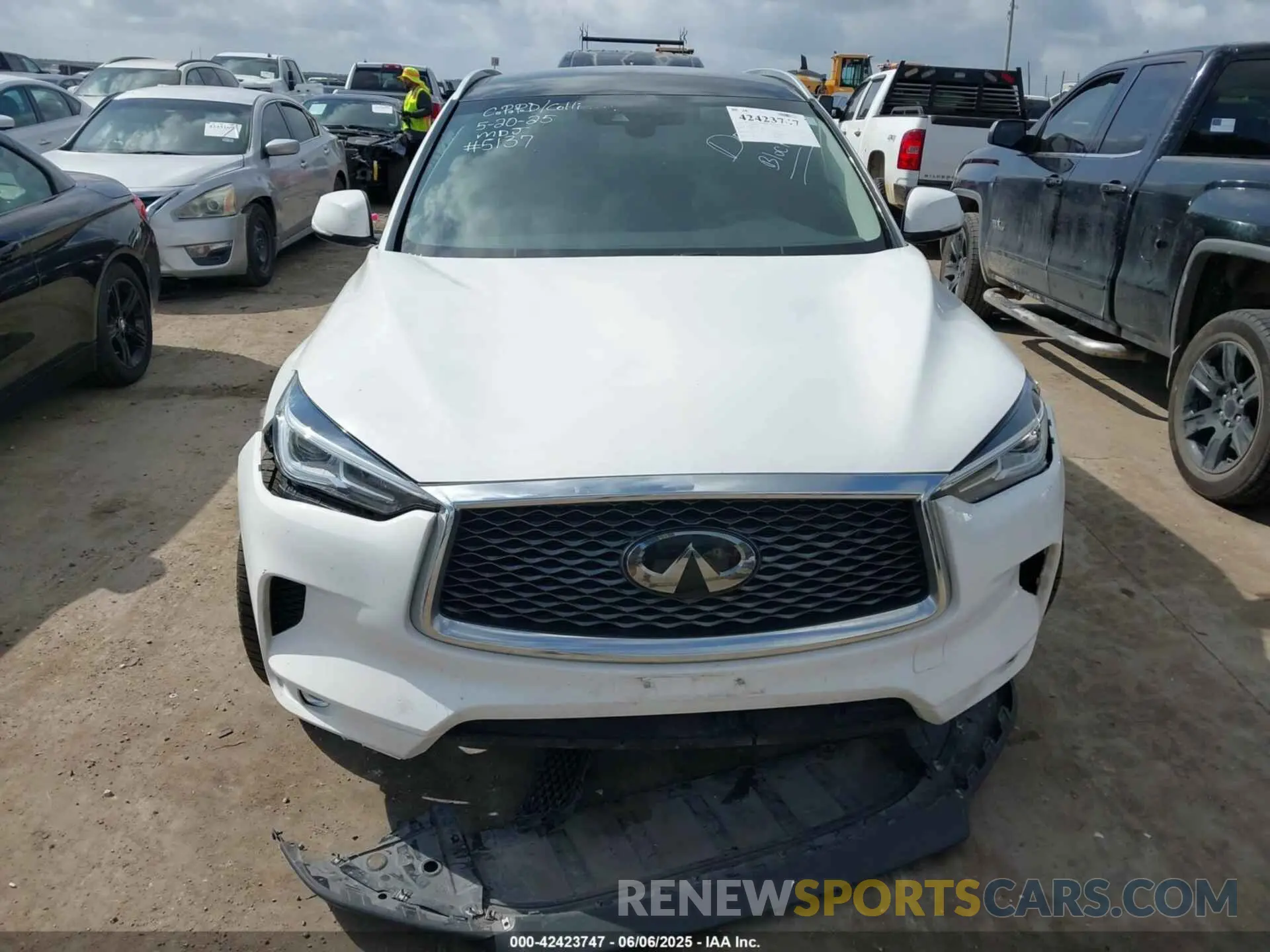 11 Photograph of a damaged car 3PCAJ5BA8MF105137 INFINITI QX50 2021