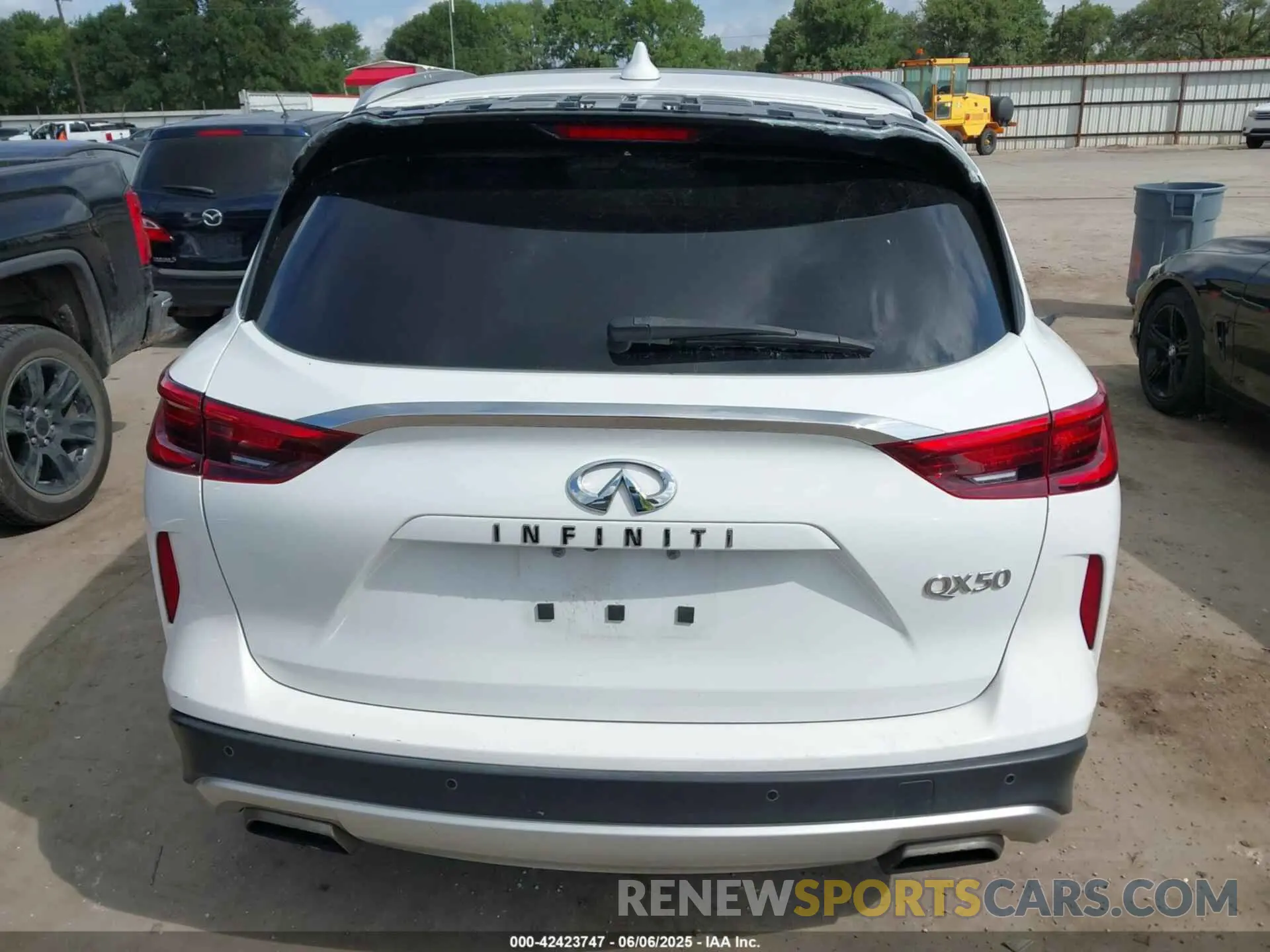 15 Photograph of a damaged car 3PCAJ5BA8MF105137 INFINITI QX50 2021