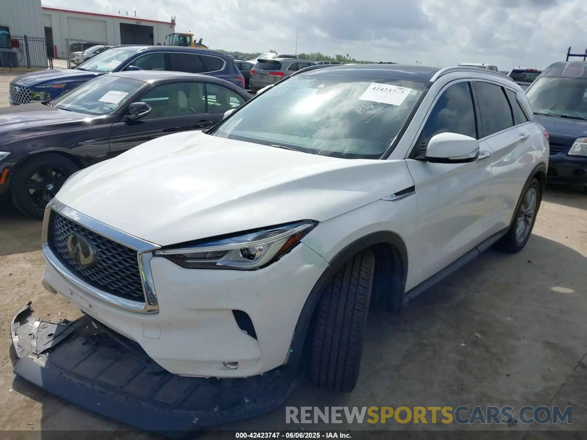 2 Photograph of a damaged car 3PCAJ5BA8MF105137 INFINITI QX50 2021