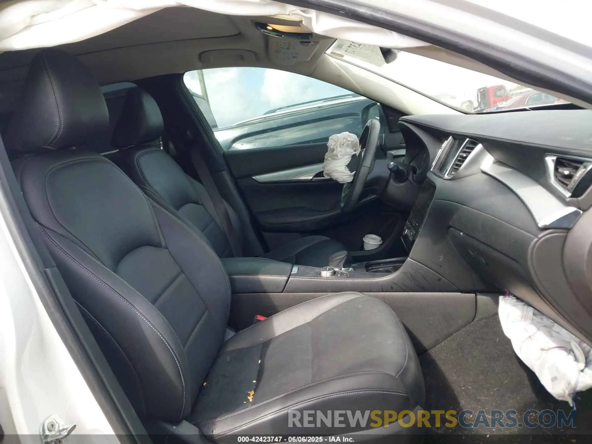 5 Photograph of a damaged car 3PCAJ5BA8MF105137 INFINITI QX50 2021