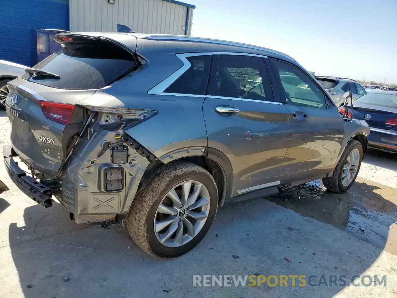3 Photograph of a damaged car 3PCAJ5BA8MF115554 INFINITI QX50 2021