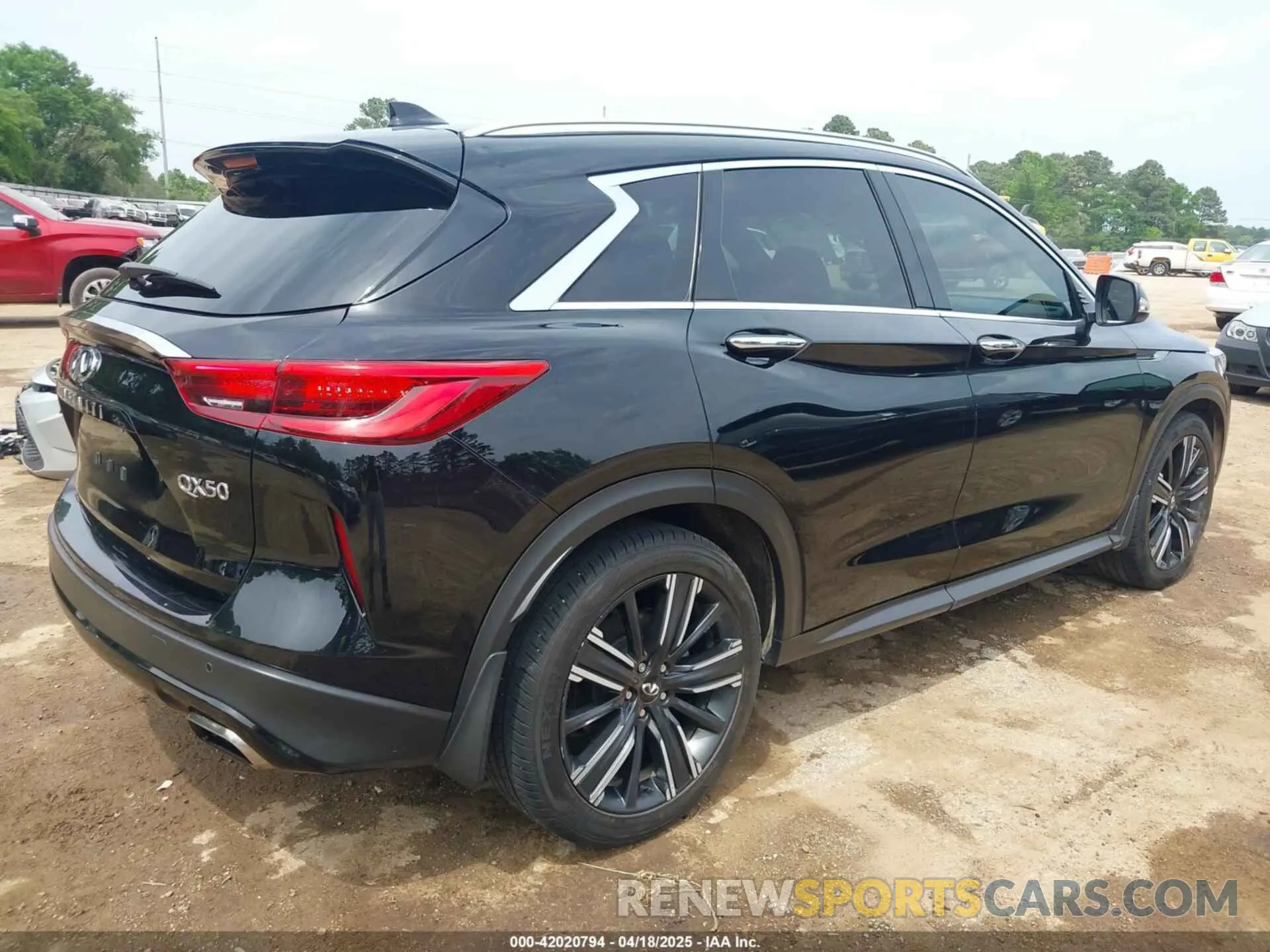 4 Photograph of a damaged car 3PCAJ5BAXMF125311 INFINITI QX50 2021