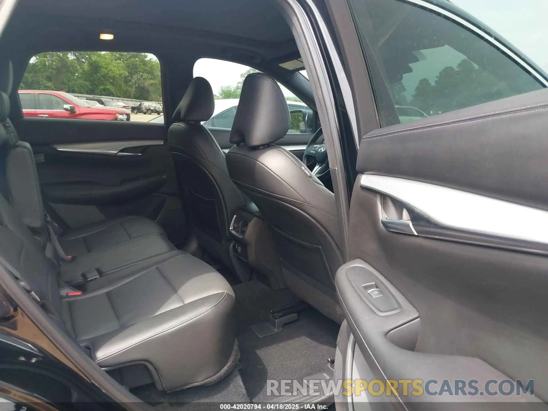8 Photograph of a damaged car 3PCAJ5BAXMF125311 INFINITI QX50 2021