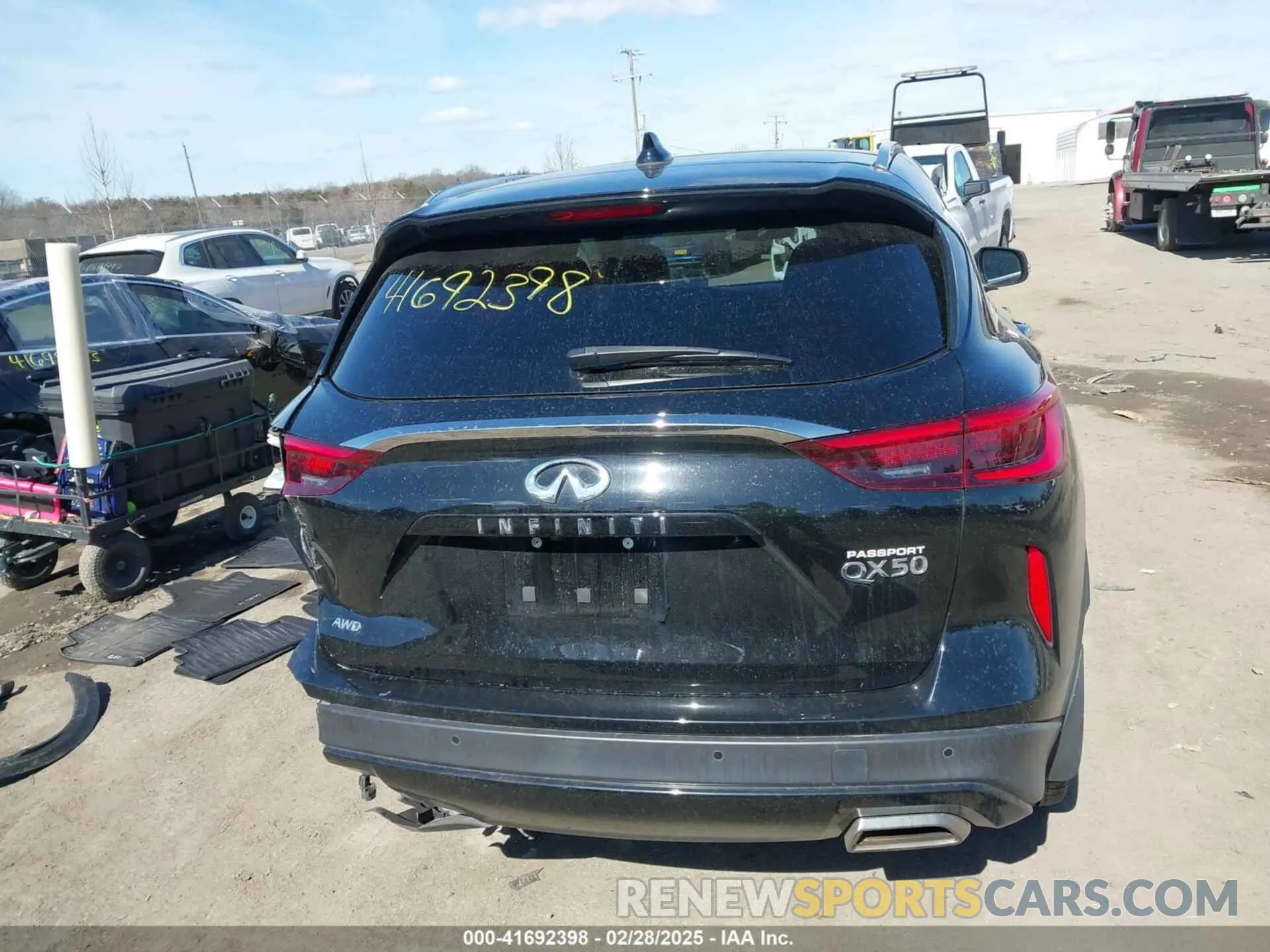17 Photograph of a damaged car 3PCAJ5BB3MF119293 INFINITI QX50 2021