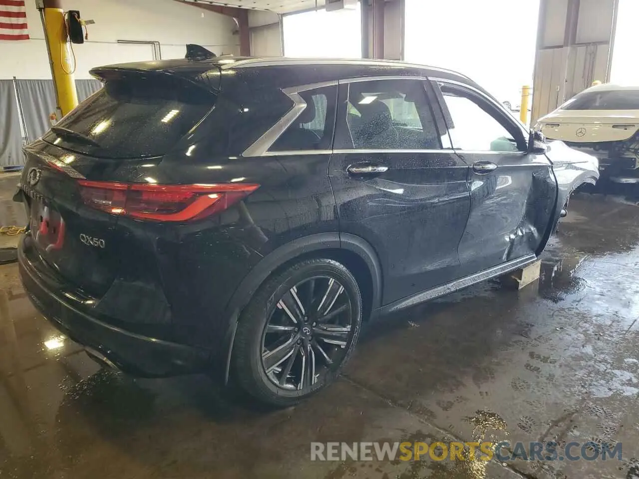 3 Photograph of a damaged car 3PCAJ5BB9MF119427 INFINITI QX50 2021